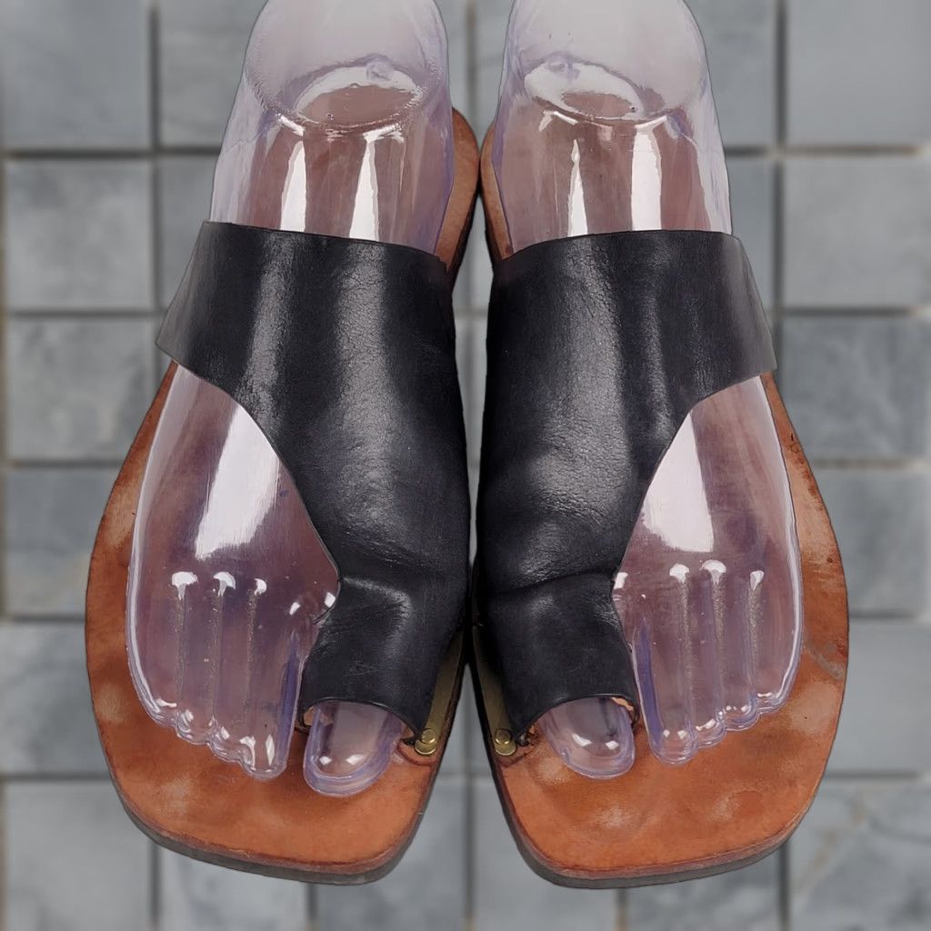 Calvin Klein VINTAGE Calvin Klein Pax Black Faux Leather Thongs Flats Sandals Size 8/38 Women Shoes Flat Heel Thong Leather Black Womens Size US 8 / IT 38 - 1 Thumbnail