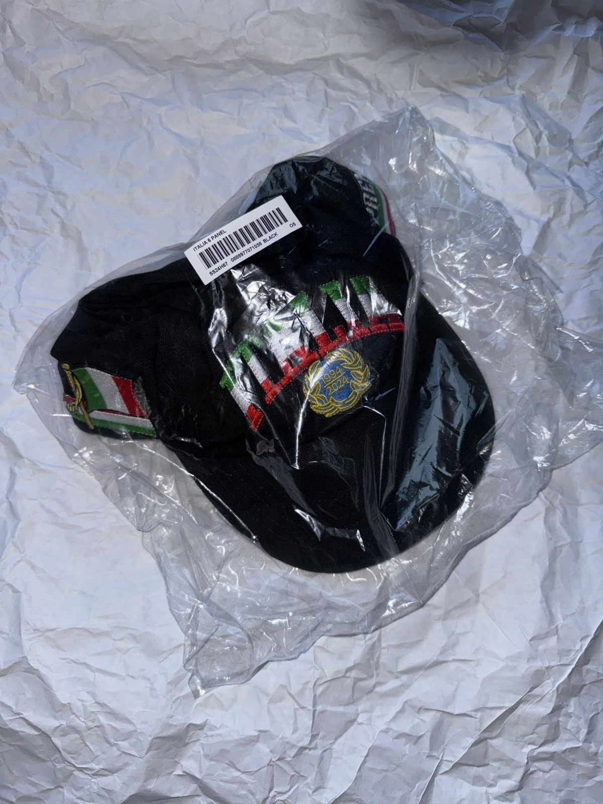 Supreme Supreme Italia 6 Panel Black Size ONE SIZE - 1 Thumbnail