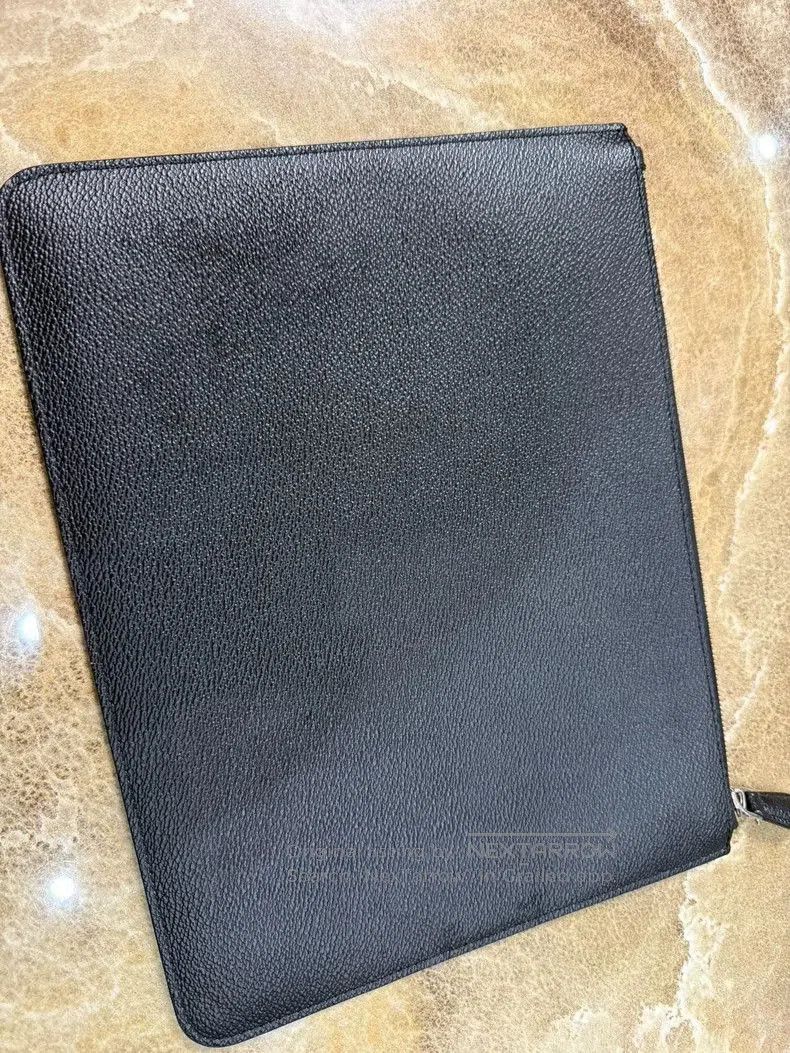 Givenchy Givenchy Monkey Print Clutch Bag . Size ONE SIZE - 2 Thumbnail