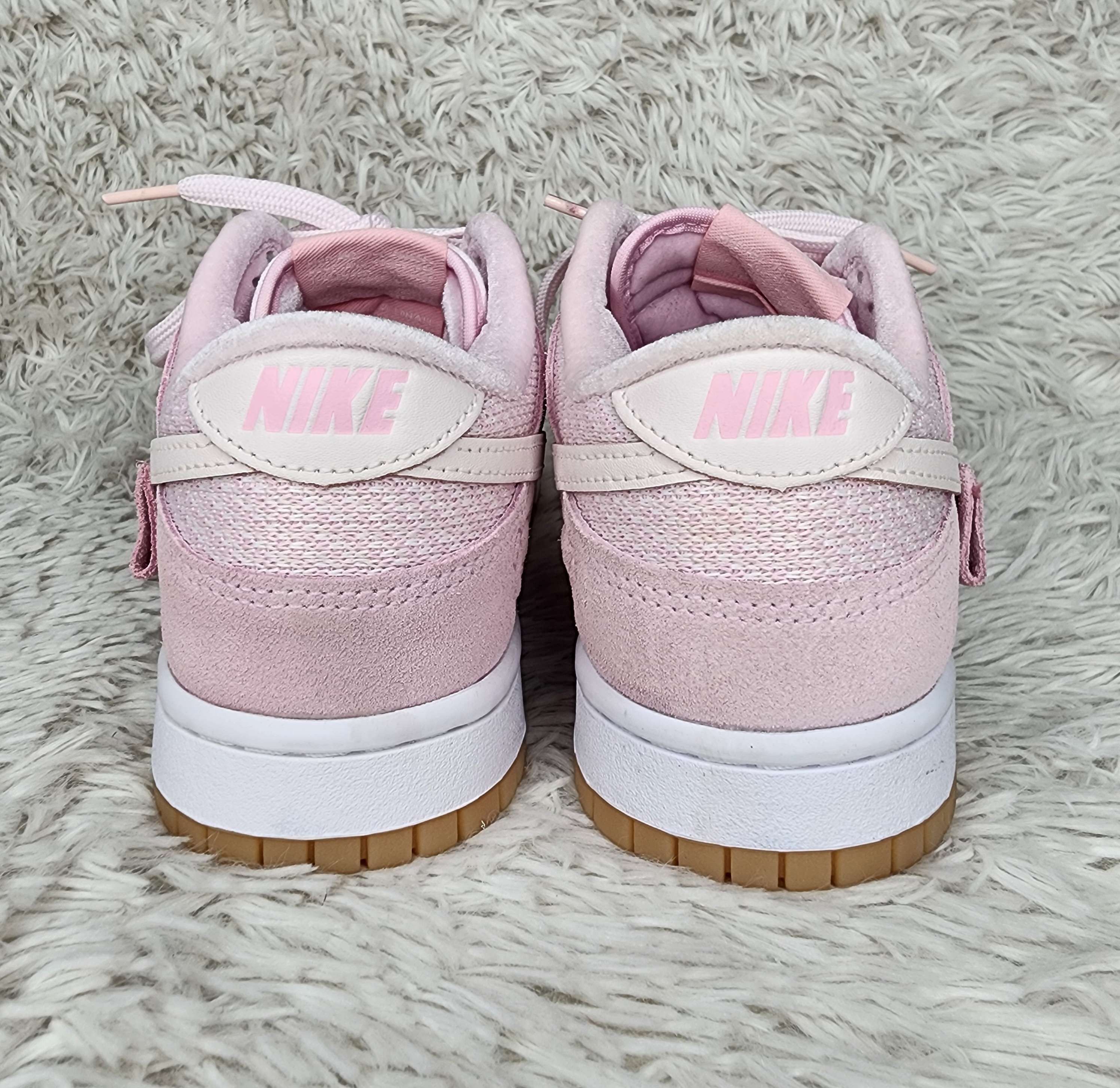 Nike DS Nike Woman Dunk Low Teddy Bear light soft pink 2022 Size US 7.5 / IT 37.5 - 4 Thumbnail