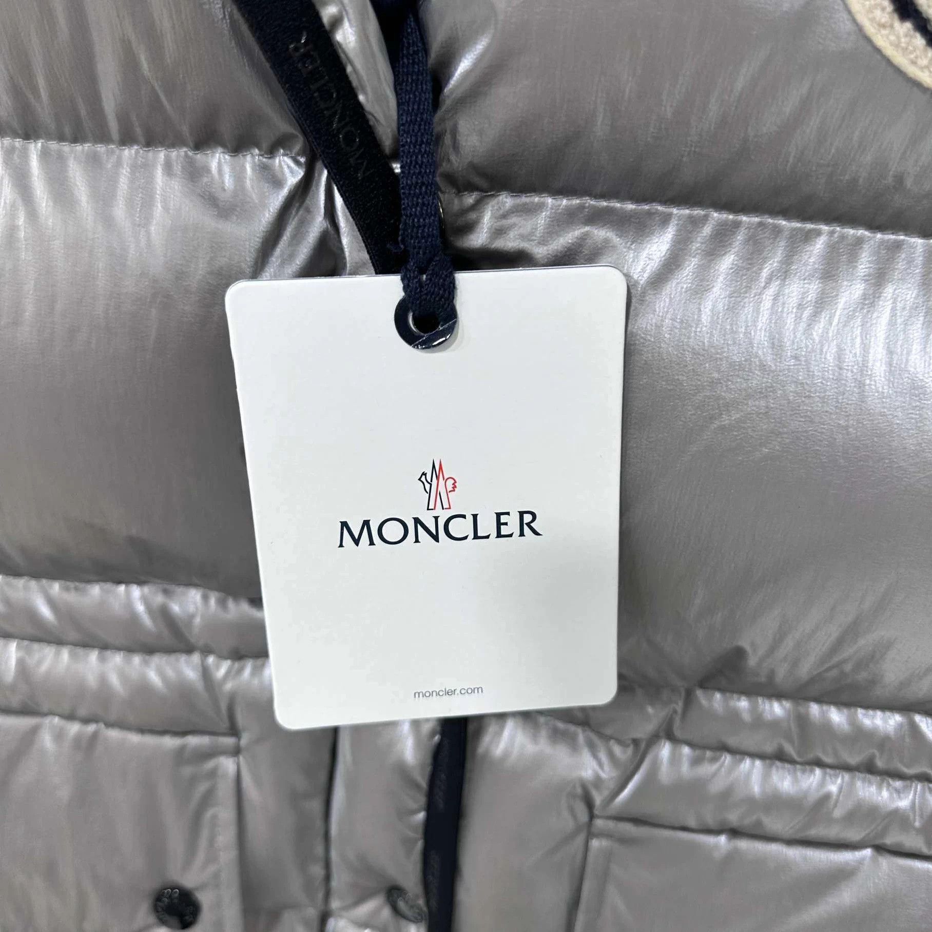 Moncler Moncler hera silver big logo belt down vest Size XS / US 0-2 / IT 36-38 - 8 Thumbnail