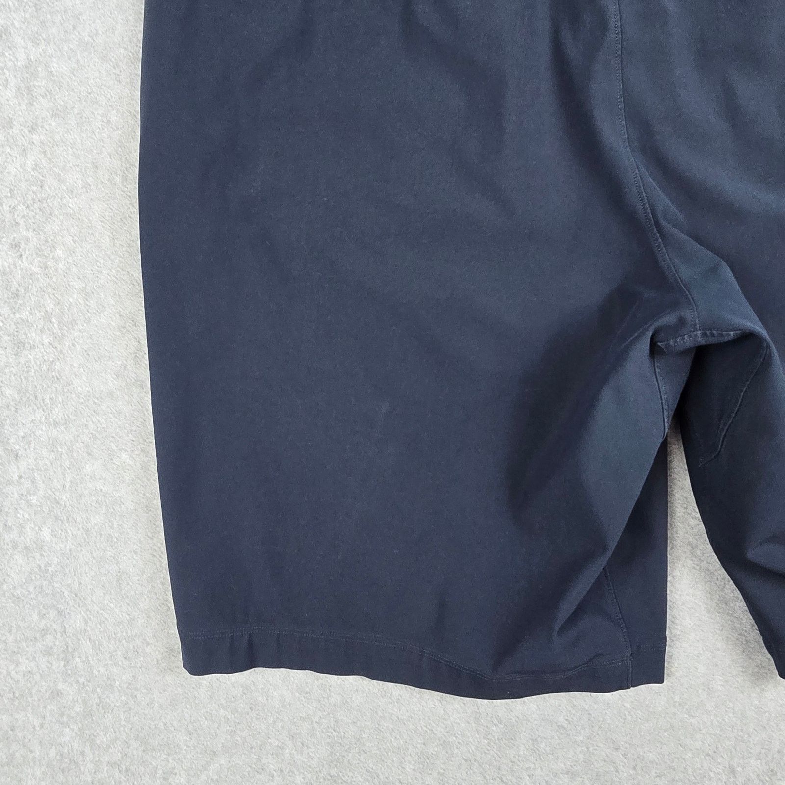 Lululemon Lululemon 36 Navy Commission Short Relaxed Warpstreme M7A83S Size US 36 / EU 52 - 13 Thumbnail