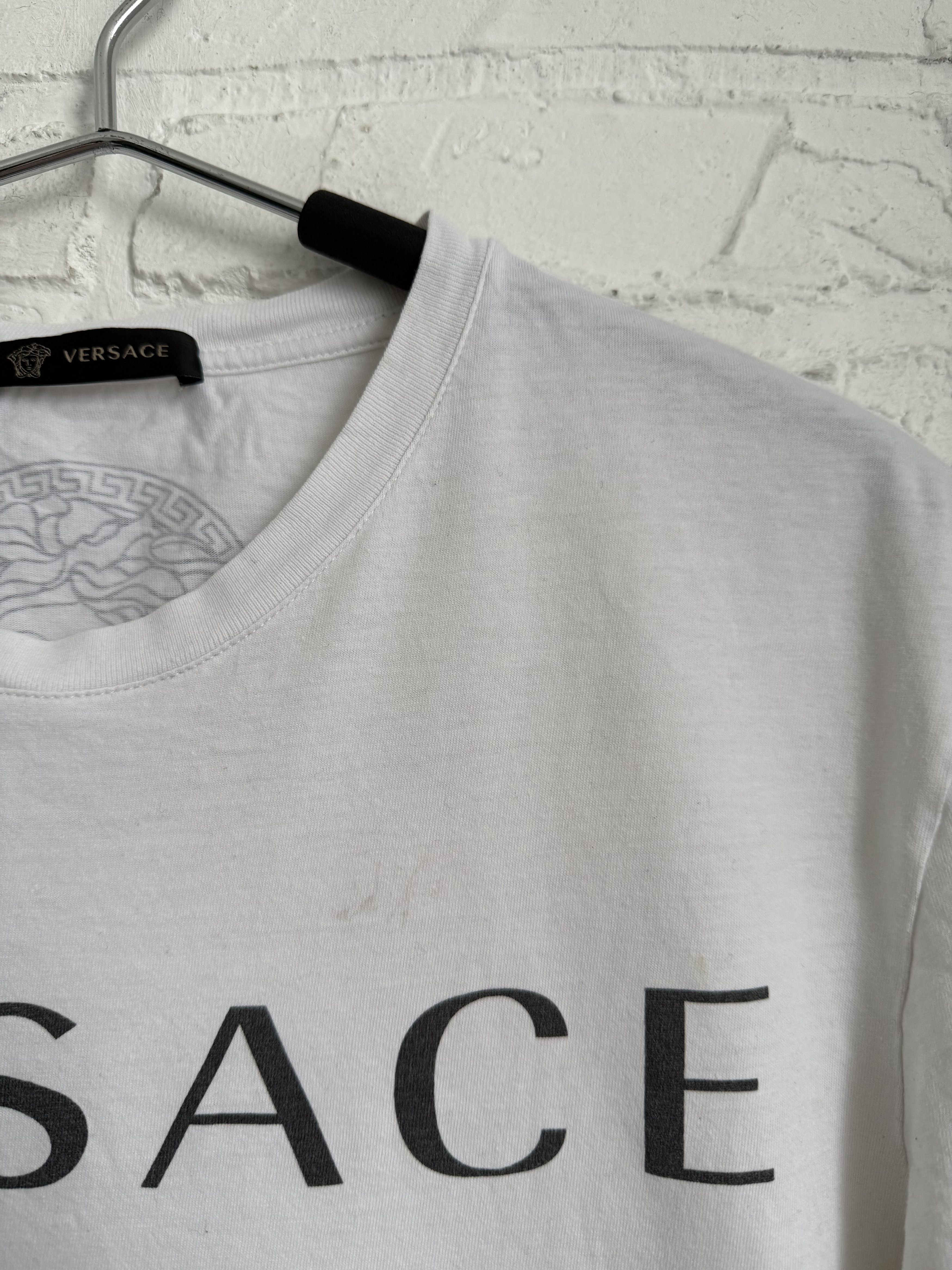 Versace VERSACE Spell out logo t-shirt Size US L / EU 52-54 / 3 - 3 Thumbnail