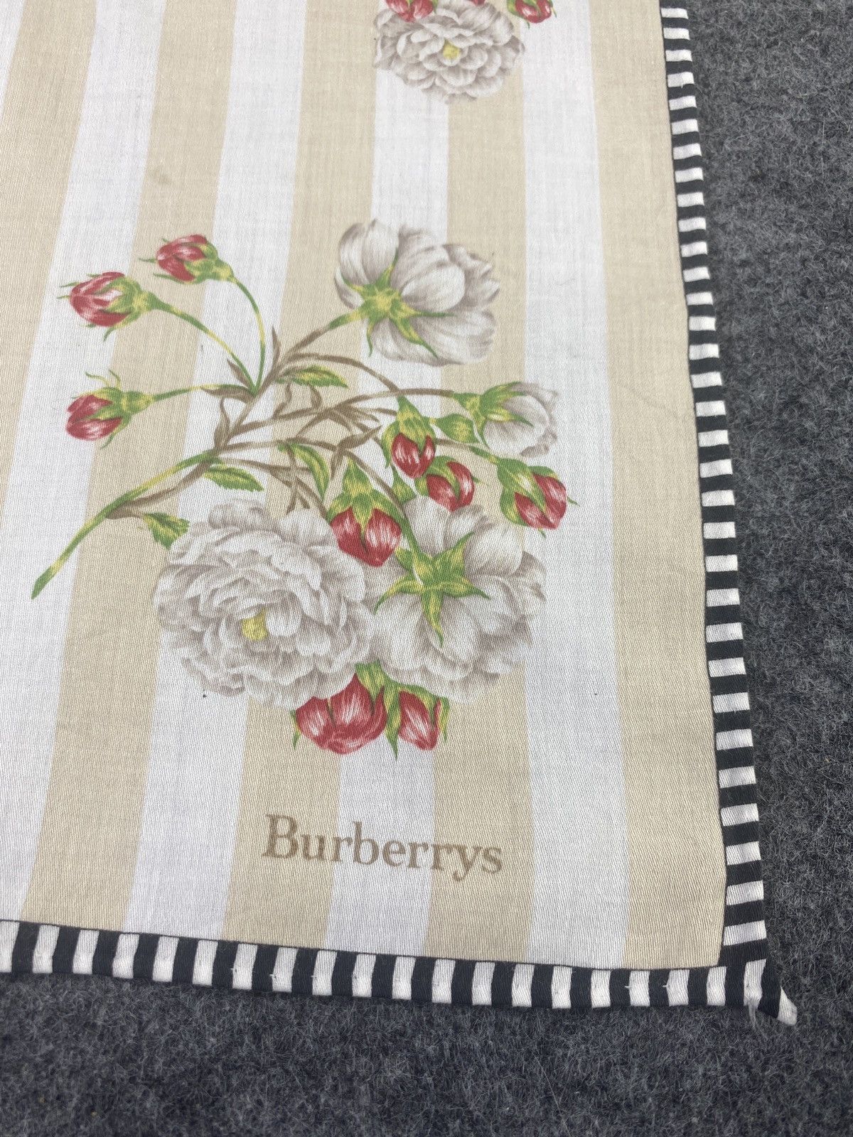 Burberry × Vintage Burberry Handkerchief / Bandana / Neckerchief-B062 Size ONE SIZE - 5 Thumbnail