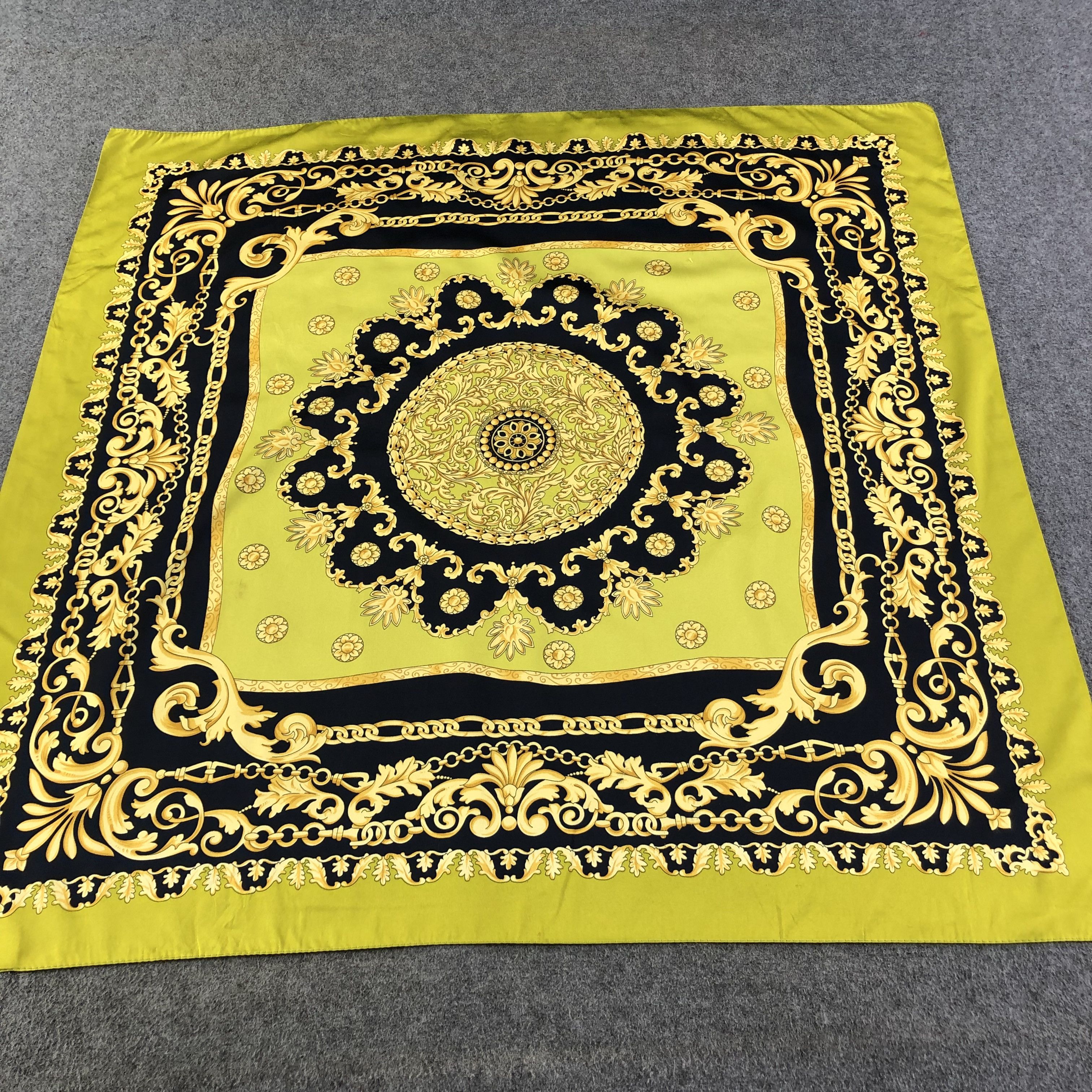Vintage Luxury Baroque Scarf M804 Size ONE SIZE - 1 Thumbnail