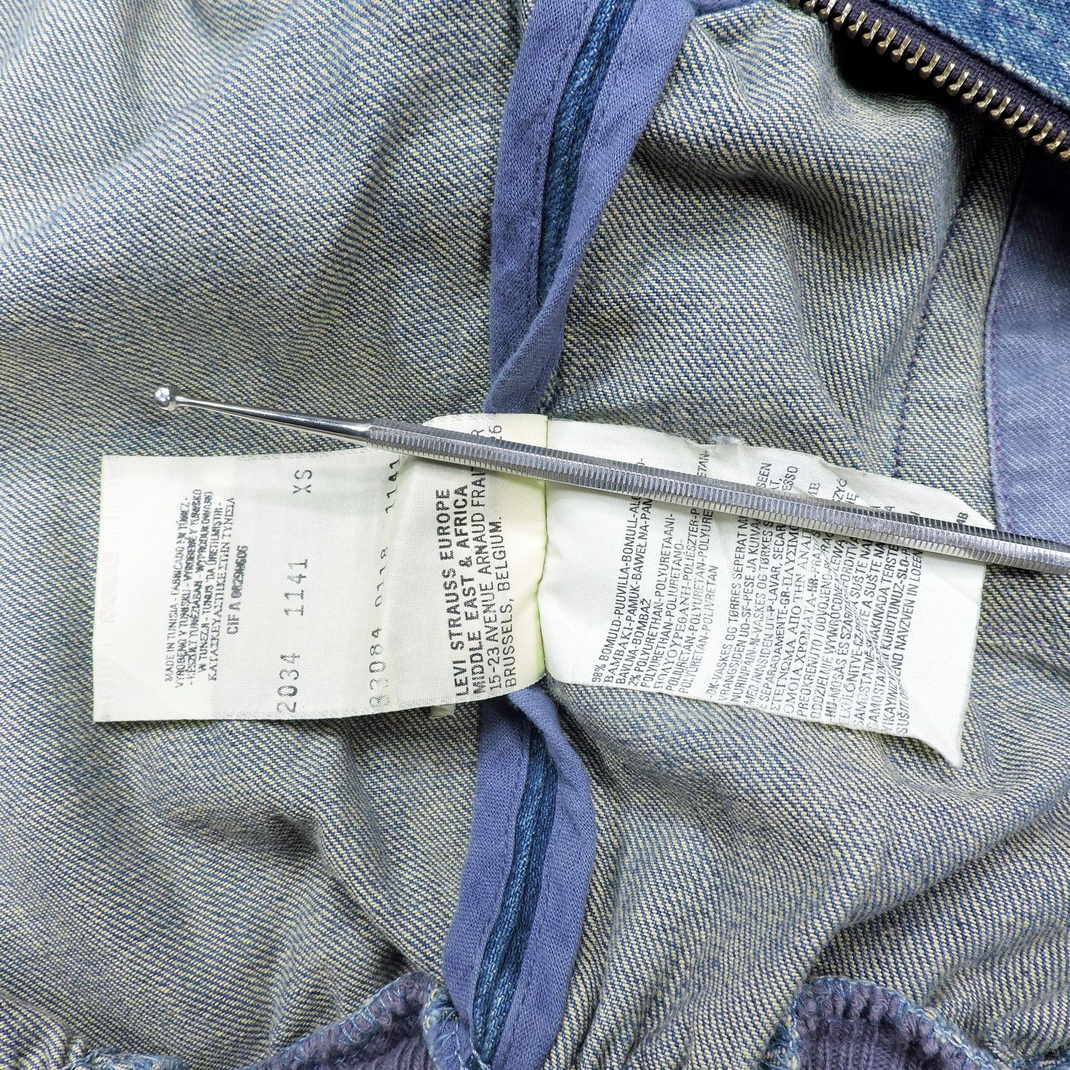 Levi's LEVI'S RED 2001AW ‘RESPONSIBLE-IRRESPONSIBLE’ DENIM JACKET Size XS / US 0-2 / IT 36-38 - 8 Thumbnail