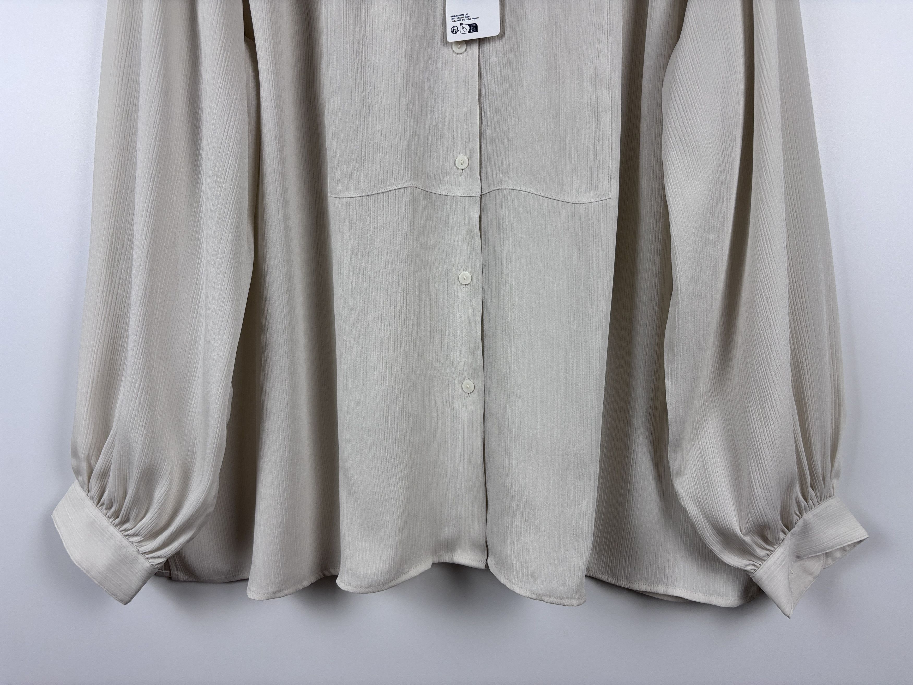 Uniqlo Womens Uniqlo Sheer Volume Longsleeve Blouse Off White M Size M / US 6-8 / IT 42-44 - 5 Thumbnail