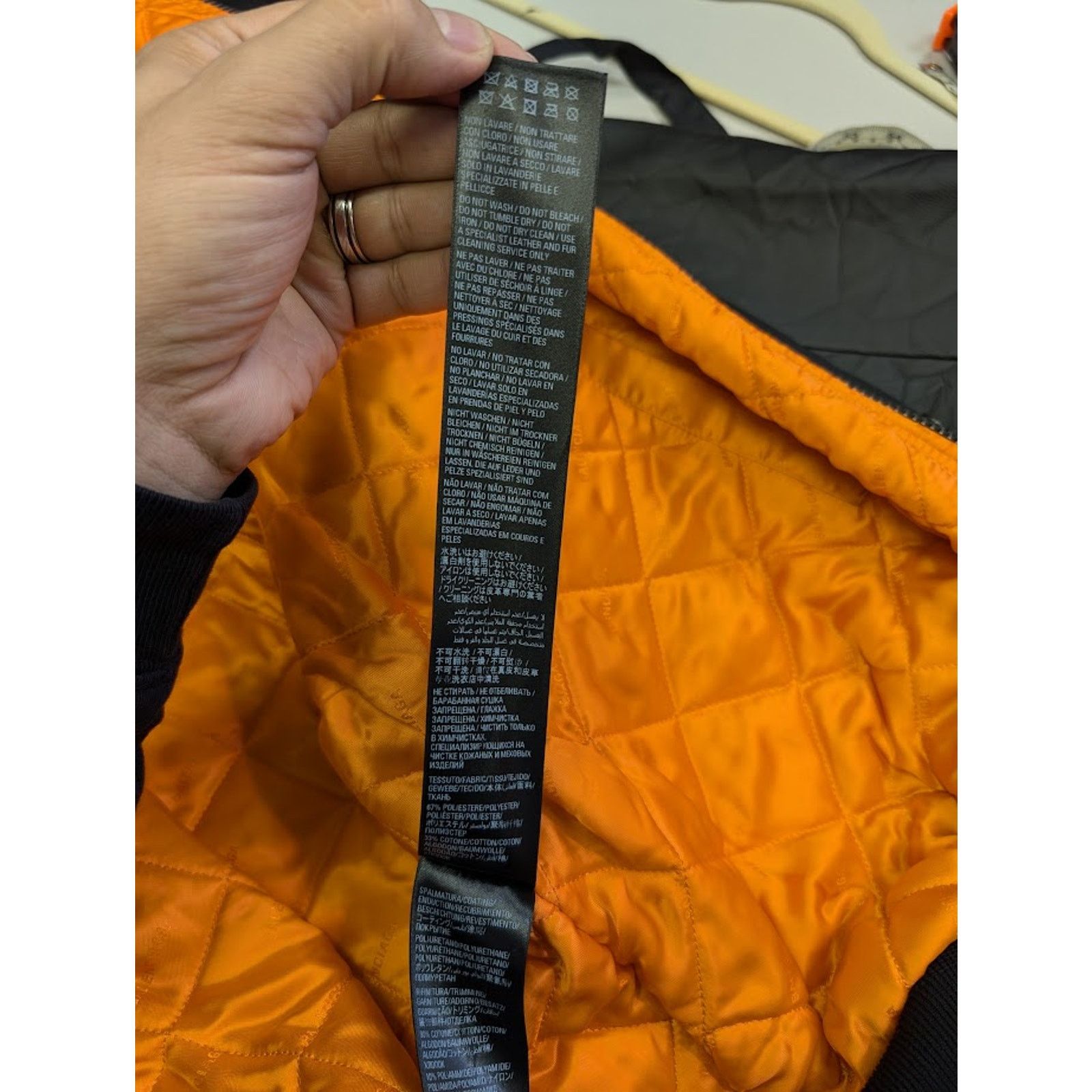 Balenciaga o1rshd1 Leather Grainy Worn Out Bomber in Black Size US M / EU 48-50 / 2 - 20 Thumbnail