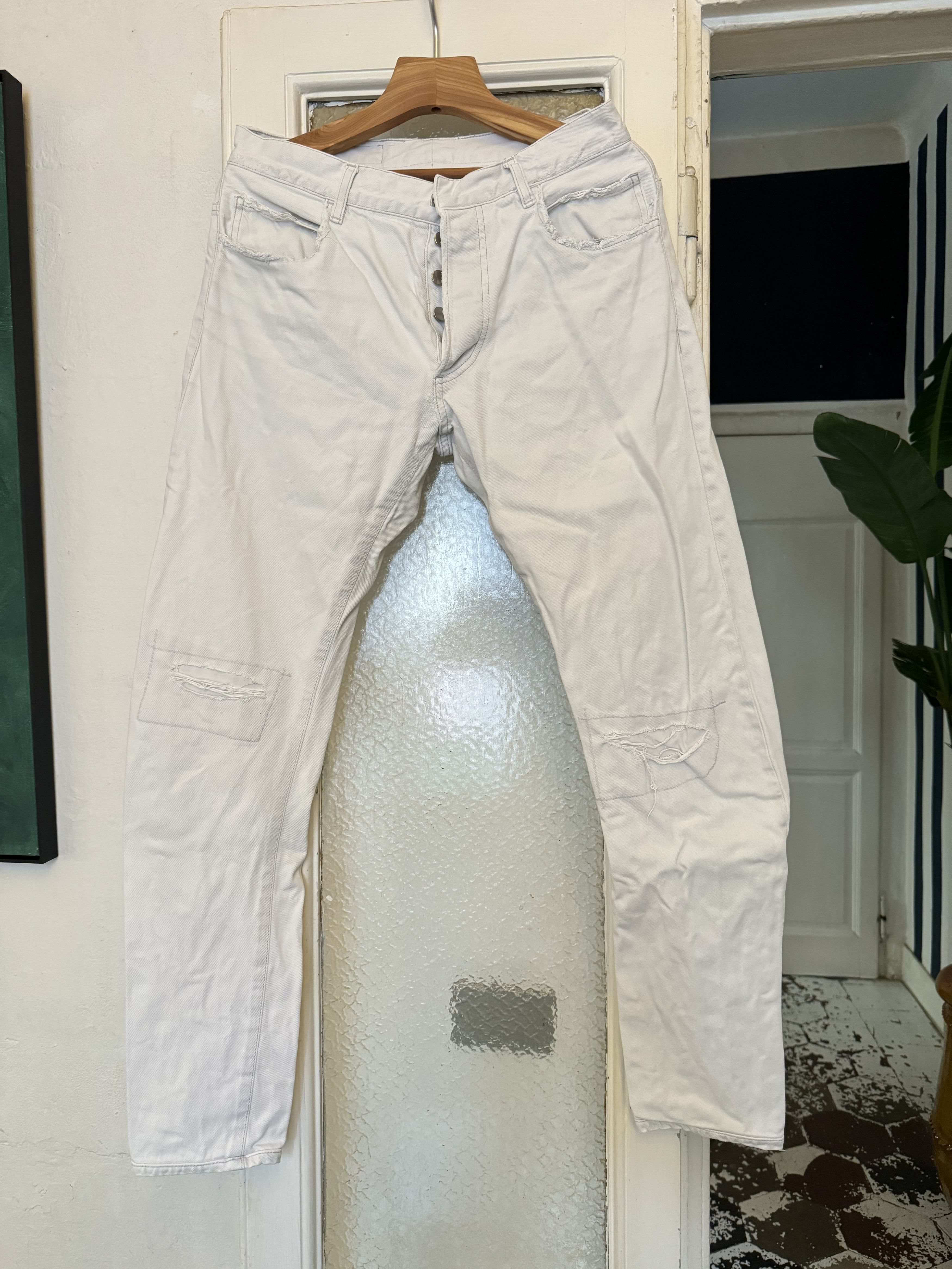 Balmain WHITE DENIM DISTRESSED JEANS Size US 32 / EU 48 - 1 Thumbnail