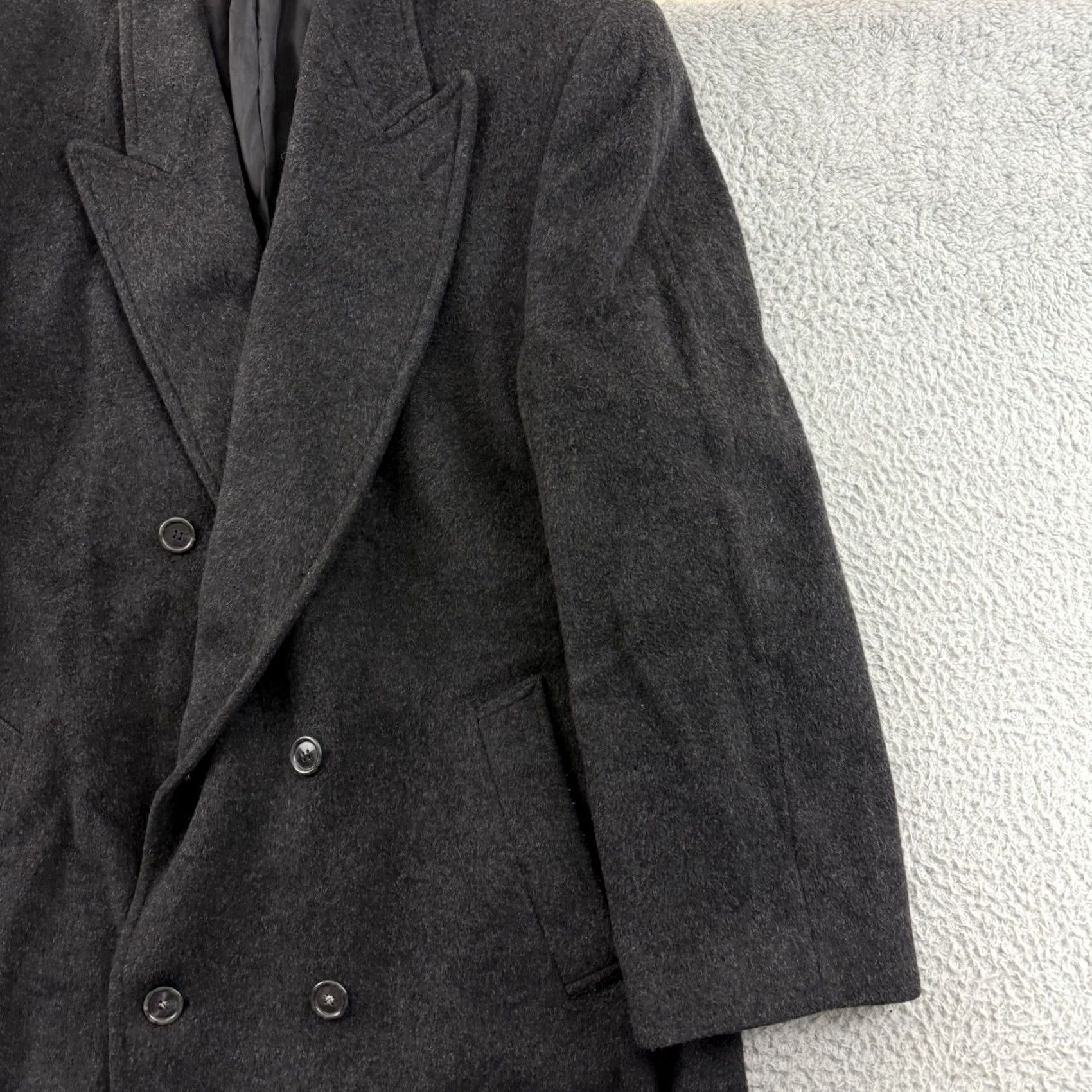 Vintage Nino Cerruti Coat Men 46L Gray Trench Wool Cashmere Blend Overcoat Double Breast Long Solid Notch Lapel Six-Button Jacket Front Style DP Size US S / EU 44-46 / 1 - 5 Thumbnail