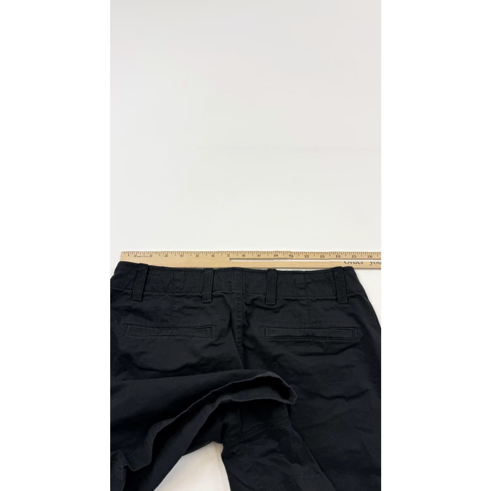 Gap GAP Shorts Women's 4 Inch Downtown Chino Black Size 8 Adult Regular Waist 32 Inseam 4 in Garment Dyed Casual Size 30" / US 8 / IT 44 - 7 Thumbnail