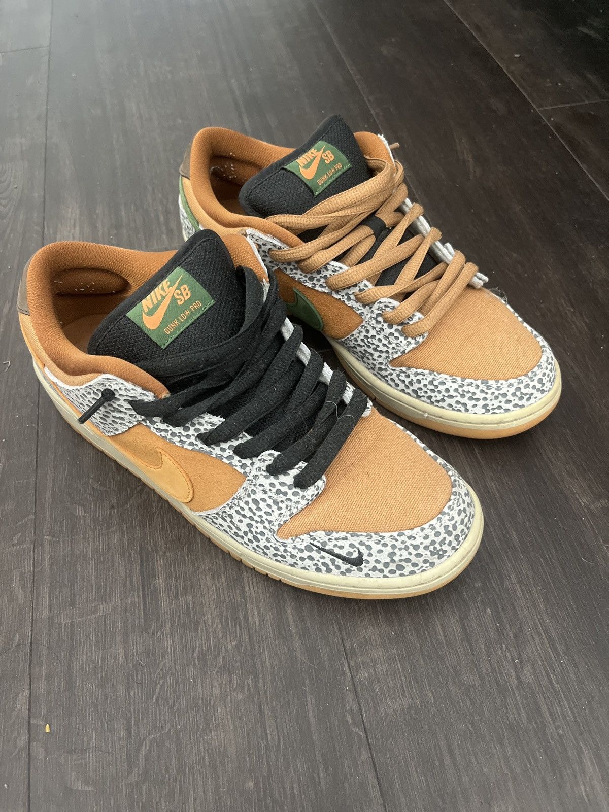 靴 Nike SB Dunk Low Black and Classic Green Size 12 - Nike THERE Skateboards x Dunk SB Low Black Gorge