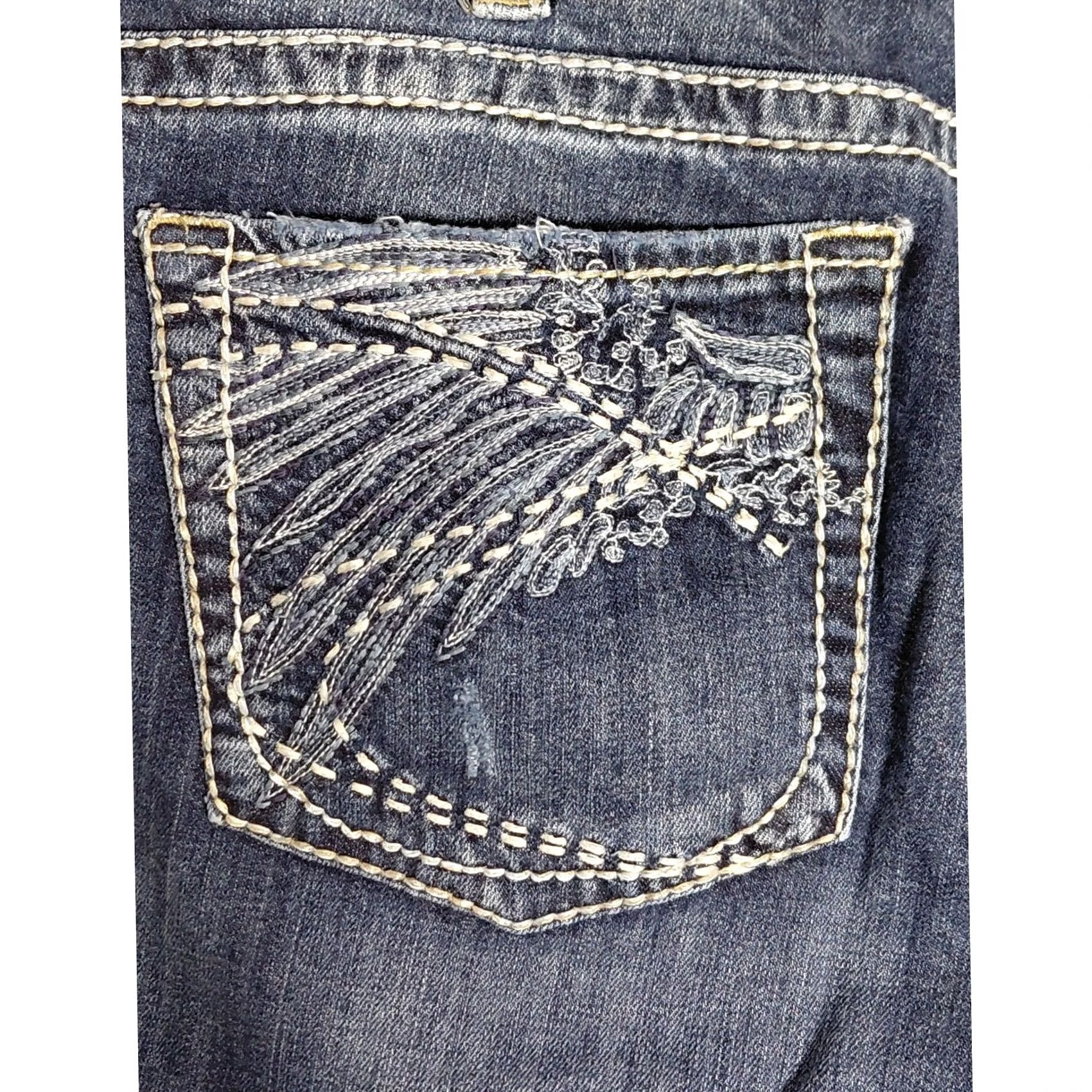 Vintage Silver Jeans Womens 24 Blue Tuesday Crop Denim Shorts Solid Regular Women Size Size 42" / US 20 - 4 Thumbnail