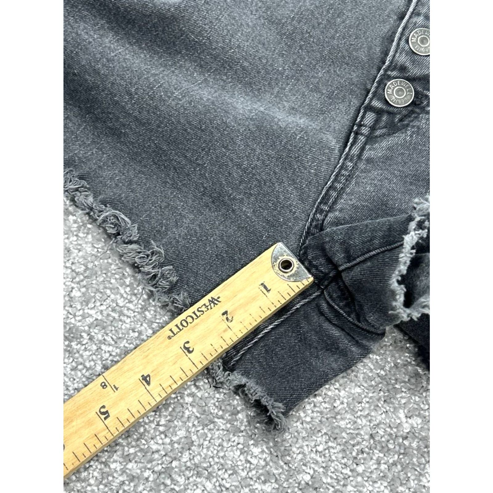 Madewell Madewell Shorts Womens 30 Gray Denim Button Fly Cut-Off Size 30" / US 8 / IT 44 - 2 Thumbnail
