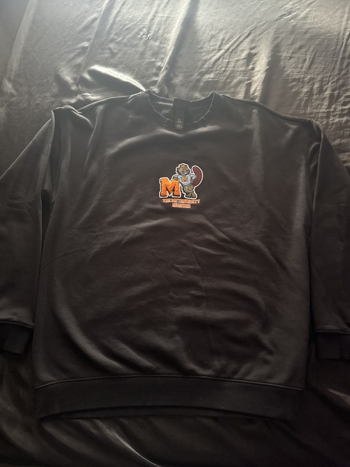 H&M The Metaversity Beavers Size US M / EU 48-50 / 2 - 1 Thumbnail