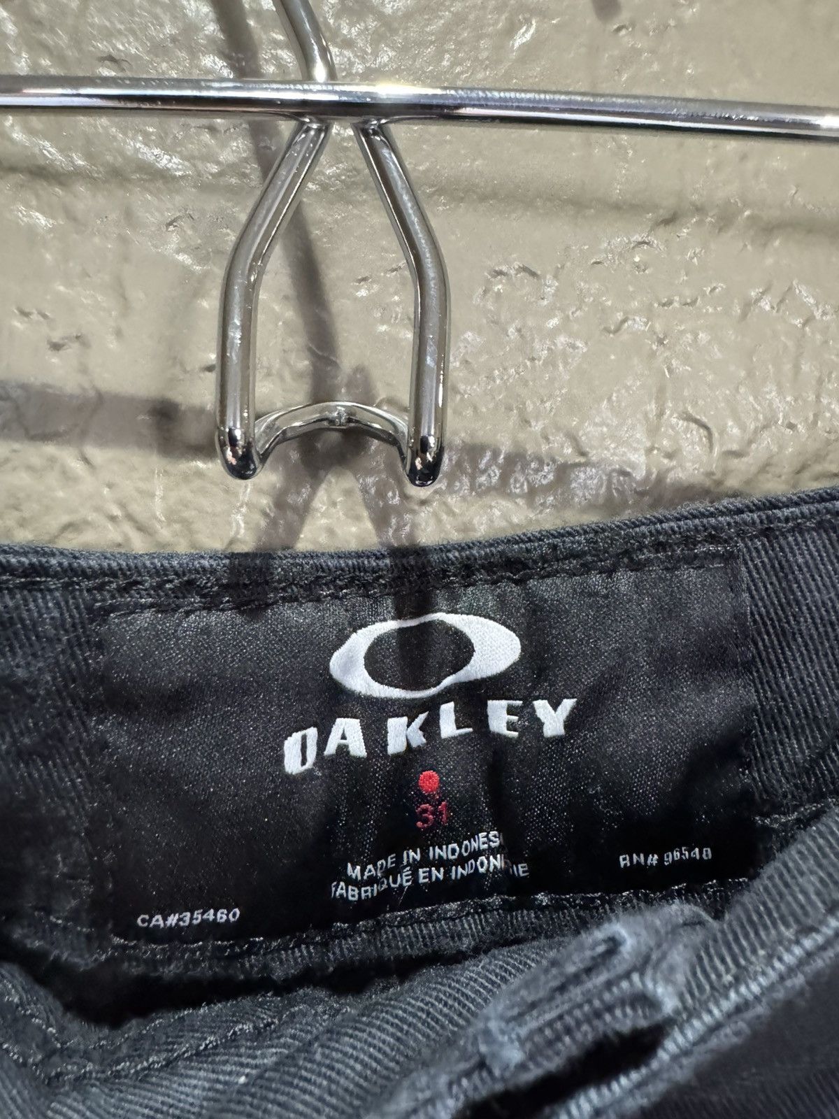 Oakley Vintage Oakley Cargo Shorts 31 Y2k 2000s Black Button Pocket Size US 30 / EU 46 - 10 Thumbnail