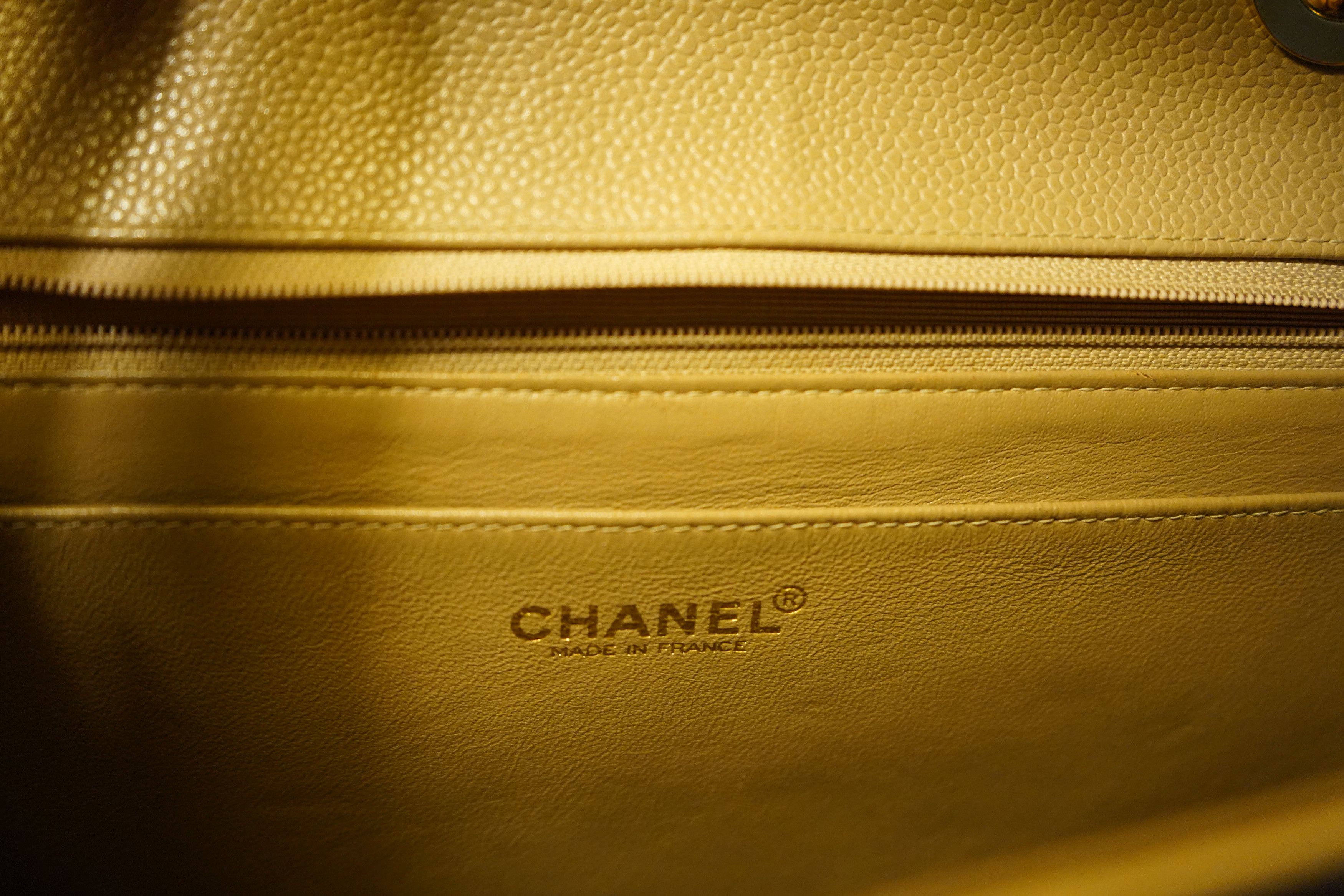 Chanel Chanel Jumbo Caviar Purse Size ONE SIZE - 4 Thumbnail