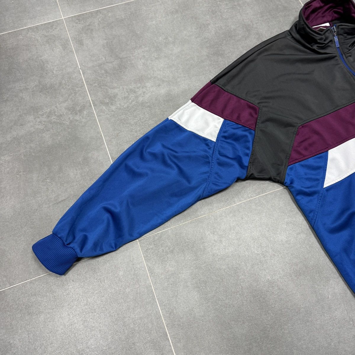 Adidas Vintage Adidas Track Jacket Retro 90s Men Size M Size US M / EU 48-50 / 2 - 4 Thumbnail