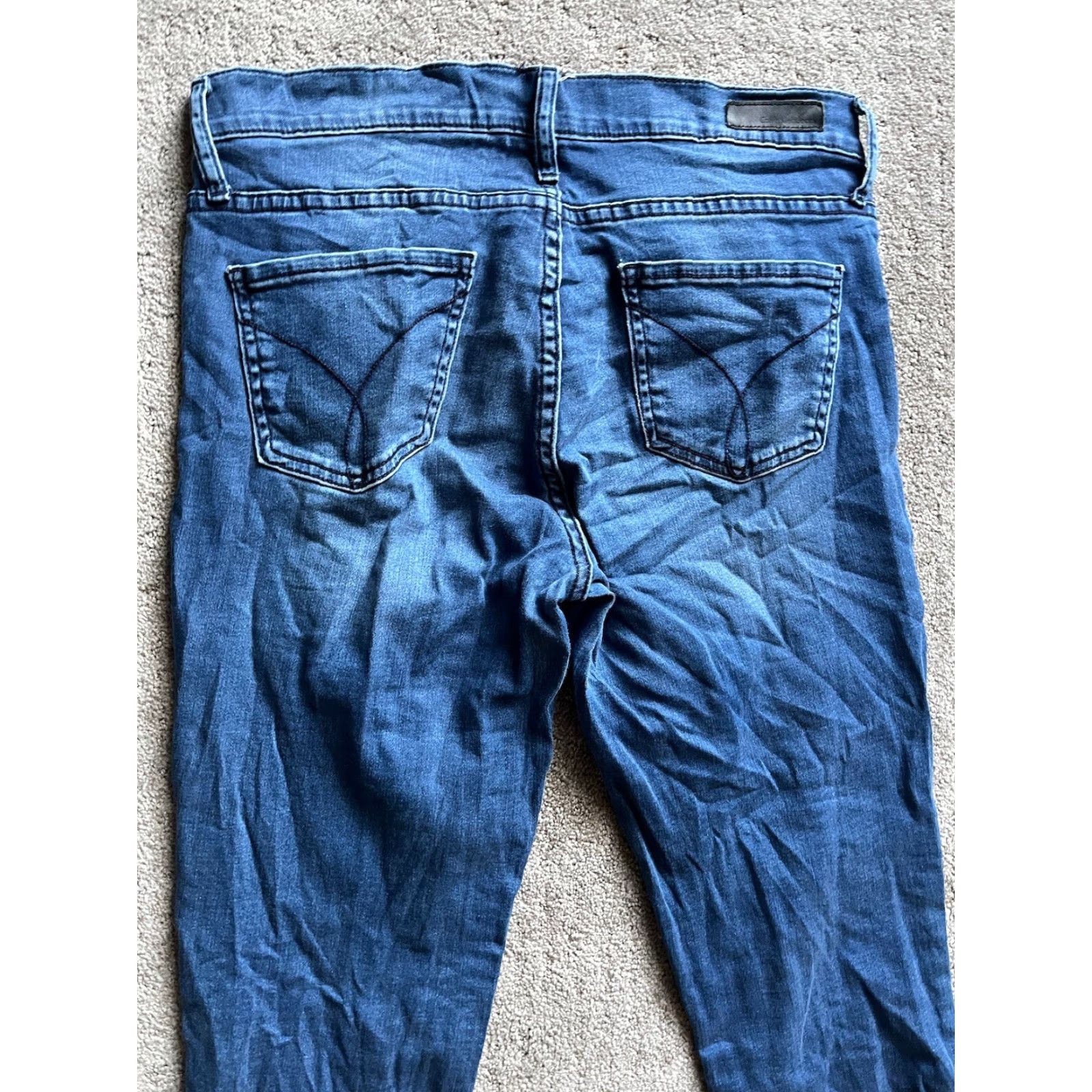 Calvin Klein Calvin Klein Jeans Ultimate Skinny Distressed Denim 12 Women 24 Inseam Medium Blue 5-Pocket Leather Logo Zip Fly Regular Size 12 Womens Size 34" / US 12 / IT 48 - 2 Thumbnail