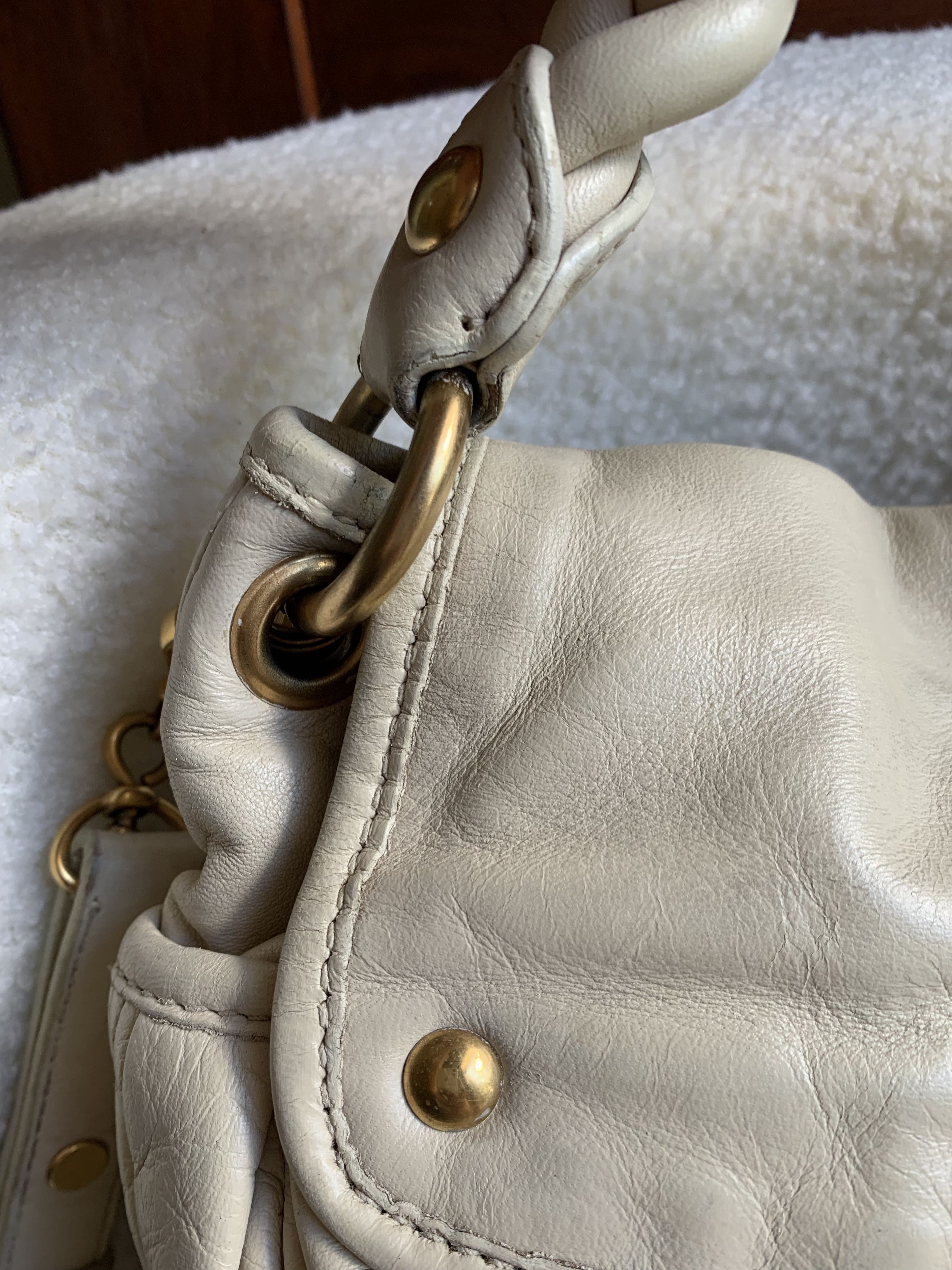Miu Miu Miu Miu Matelassé Coffer 2 Ways Bag White Size ONE SIZE - 8 Thumbnail