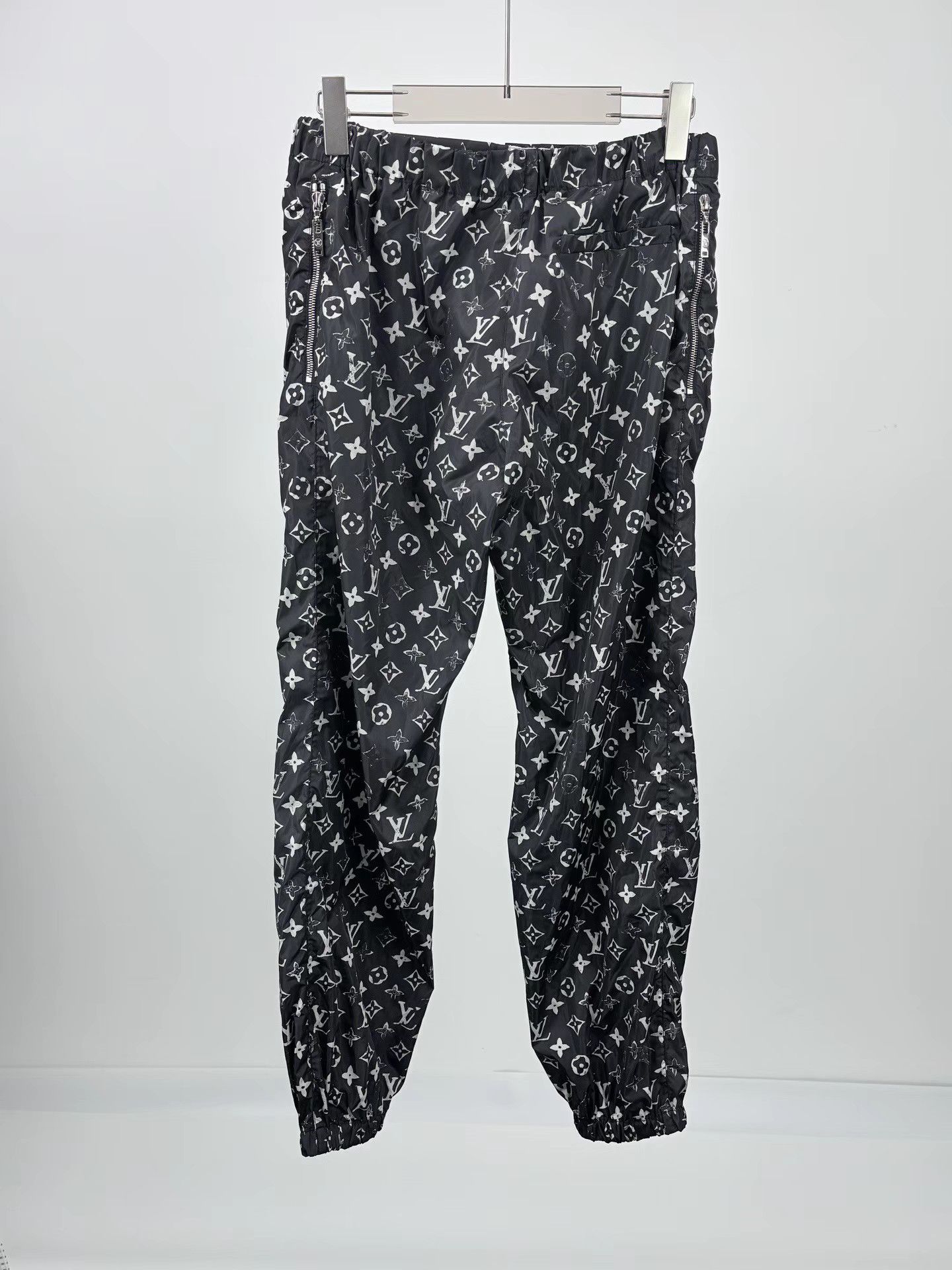 Louis Vuitton LOUIS VUITTON LV Monogram Full Logo Pants K1 Size 40" / US 18 - 2 Thumbnail