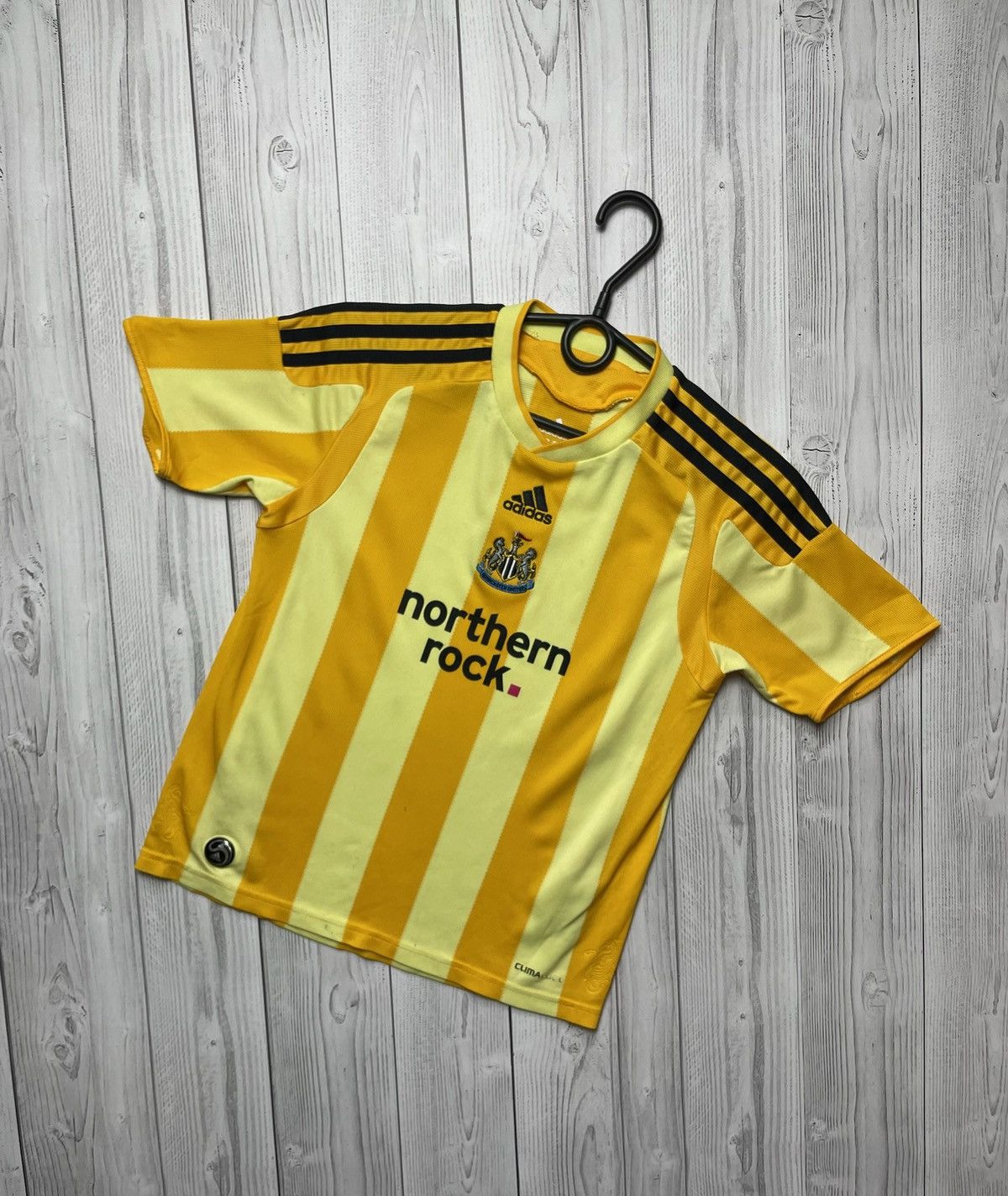 Vintage adidas New Castle United soccer jersey yellow kids S