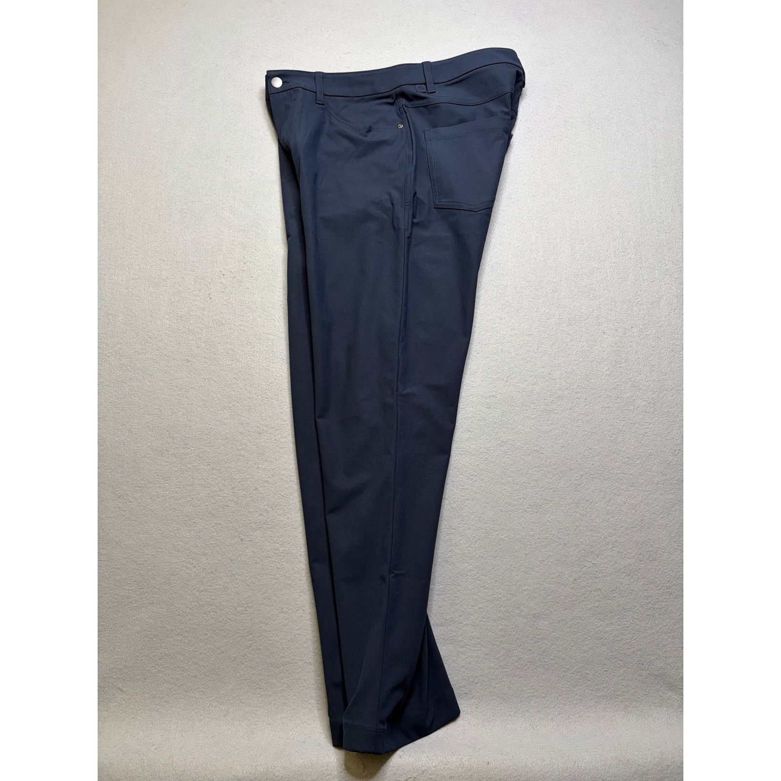 Lululemon Lululemon Men’s ABC Classic Fit Pants Size 31 Blue Size US 31 - 10 Thumbnail