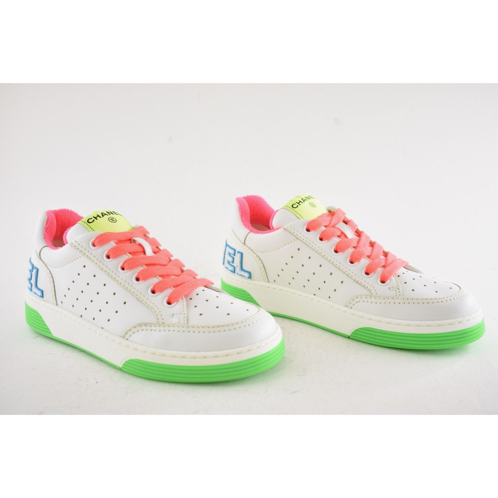 Chanel Chanel Neon CC Logo Flat Lace Up Runner Trainer Sneaker 37 Size US 7 / IT 37 - 3 Thumbnail