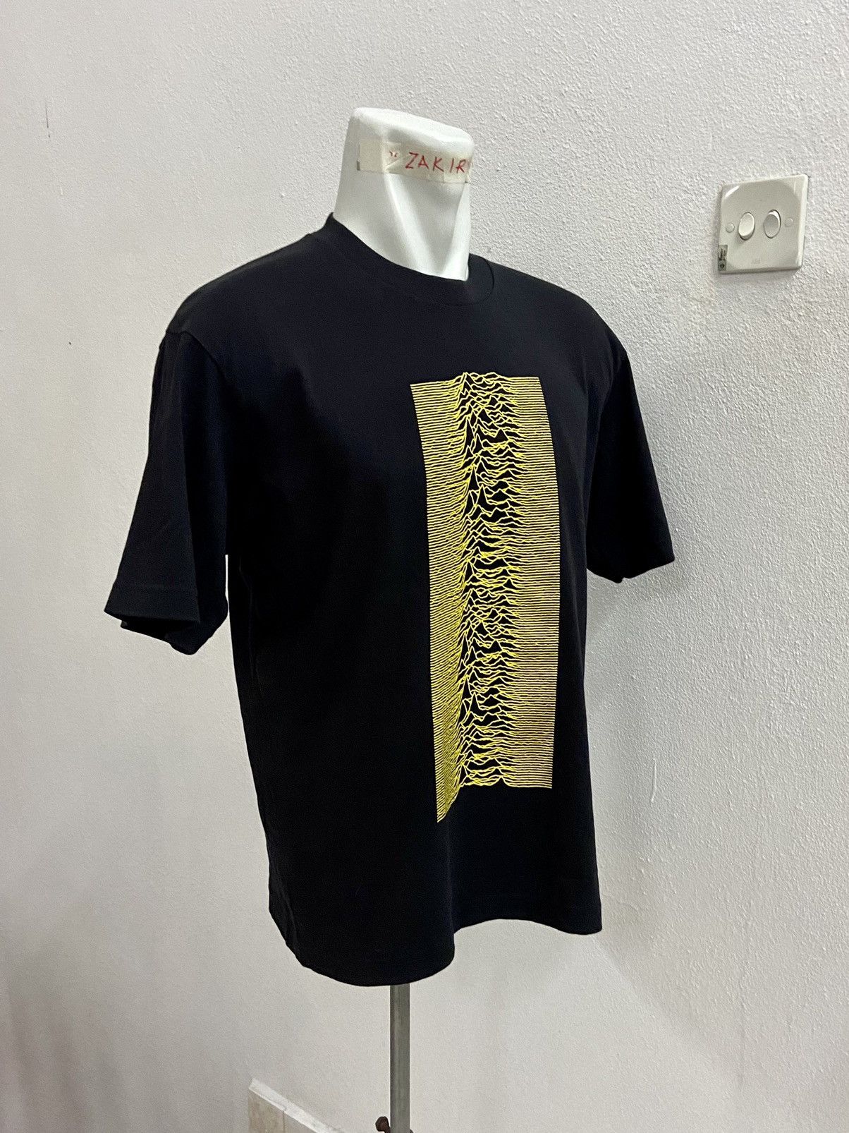Band Tees × Uniqlo PETER SAVILLE JOY DIVISION TEE Size US S / EU 44-46 / 1 - 4 Thumbnail
