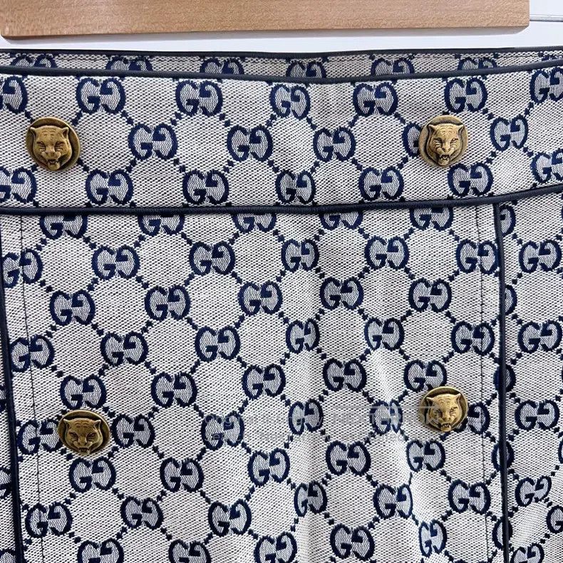 Gucci Gucci Full logo tiger head short skirt Size 26" / US 2 / IT 38 - 2 Thumbnail