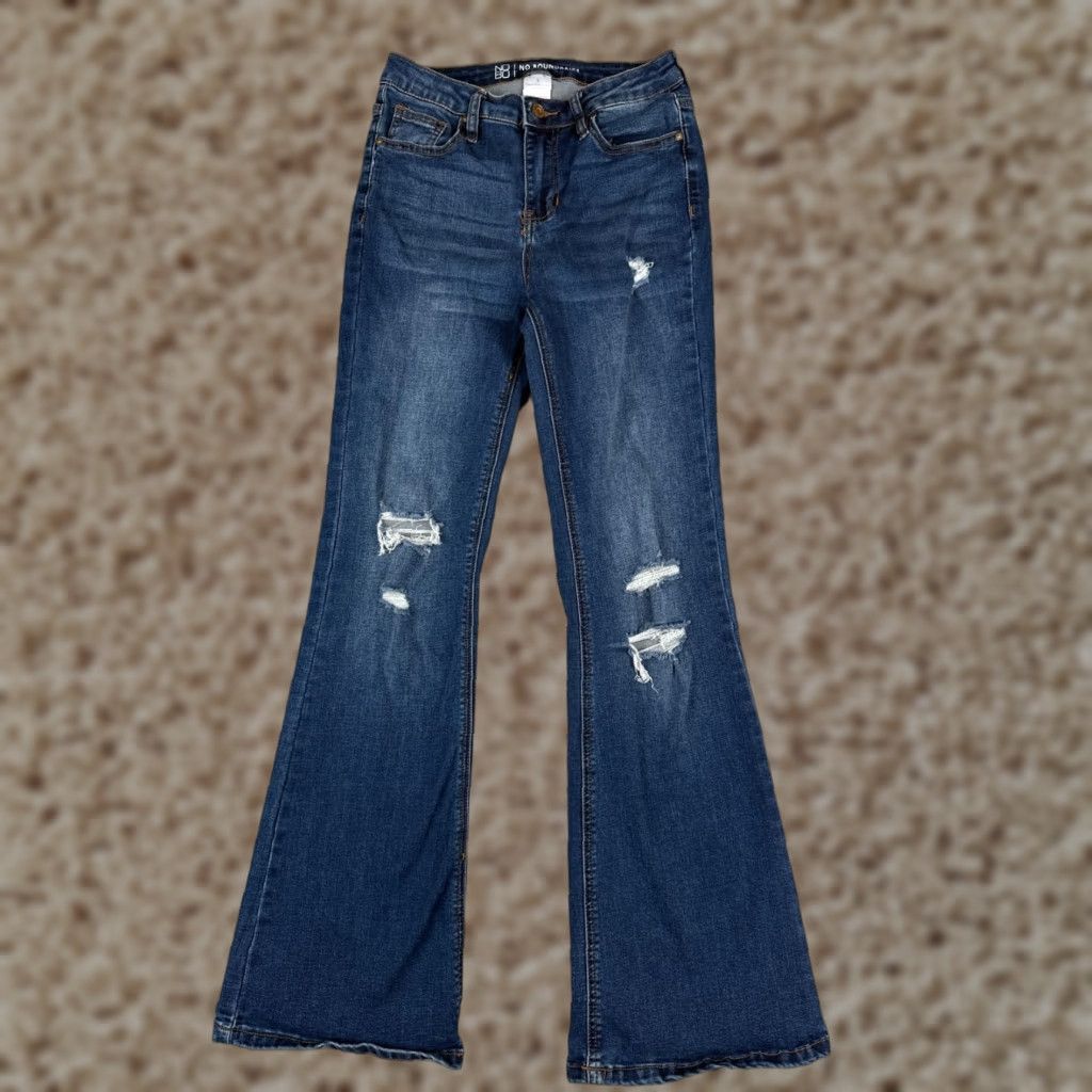 Vintage No Boundaries Jeans Women 5 Blue Denim Distressed Flared Mid Rise 24x30 Jeans Women 5 Blue Denim Distressed Flared Mid Rise 30x24 Size 27" / US 4 / IT 40 - 1 Thumbnail