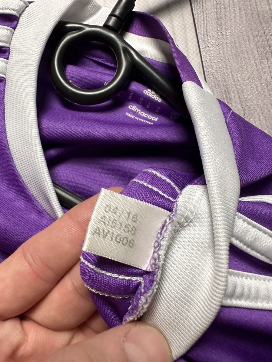 Adidas Vintage Adidas Real Madrid purple soccer jersey size S Size US S / EU 44-46 / 1 - 6 Thumbnail