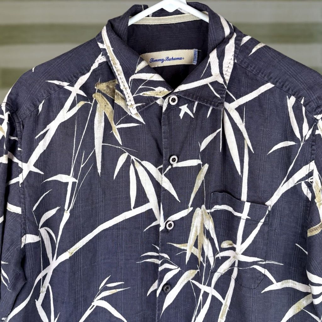 Tommy Bahama Tommy Bahama Shirt Mens Large 100% Linen Grass Graphic Print Beach Short Sleeve Blue Hawaiian Beach NM Size US L / EU 52-54 / 3 - 1 Thumbnail