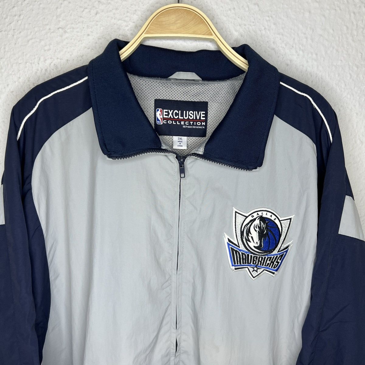 NBA Vintage NBA Nylon Jacket Navy Grey Dallas Mavericks Size US XXL / EU 58 / 5 - 6 Thumbnail