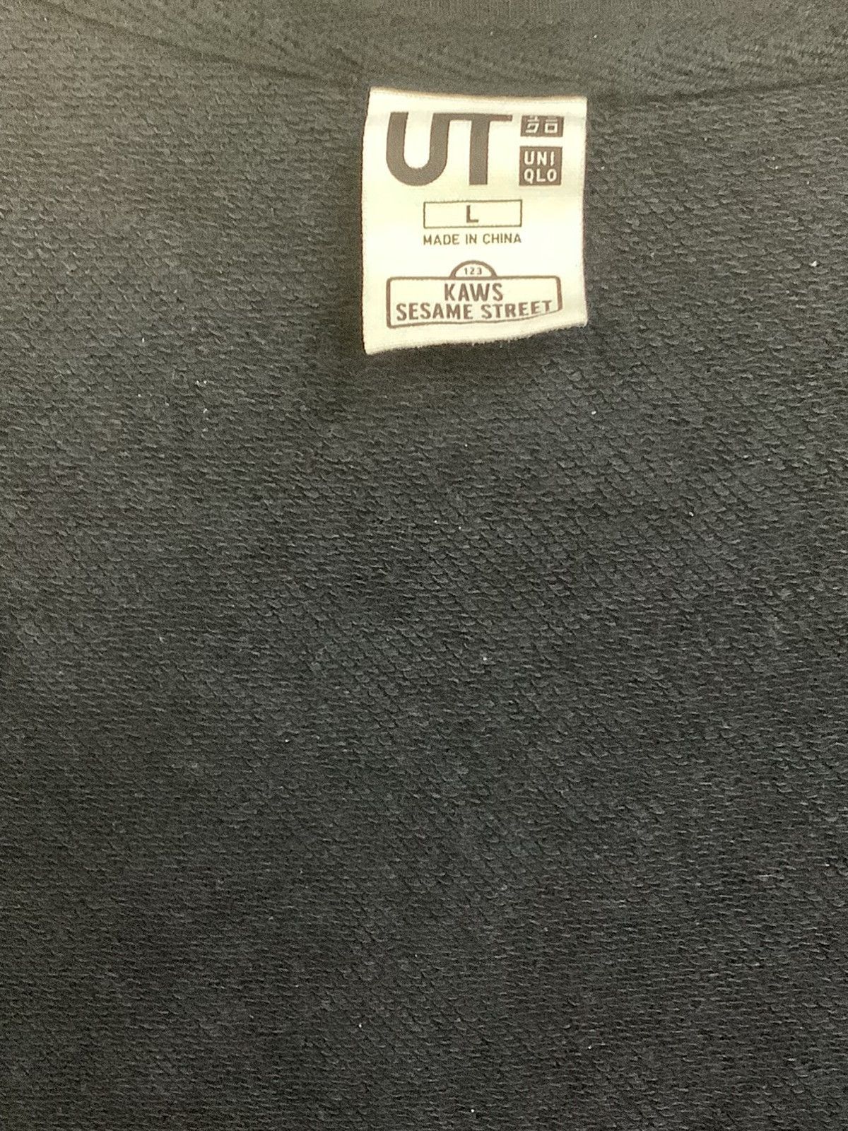 Kaws Kaws Uniqlo sweater Size US L / EU 52-54 / 3 - 1 Thumbnail