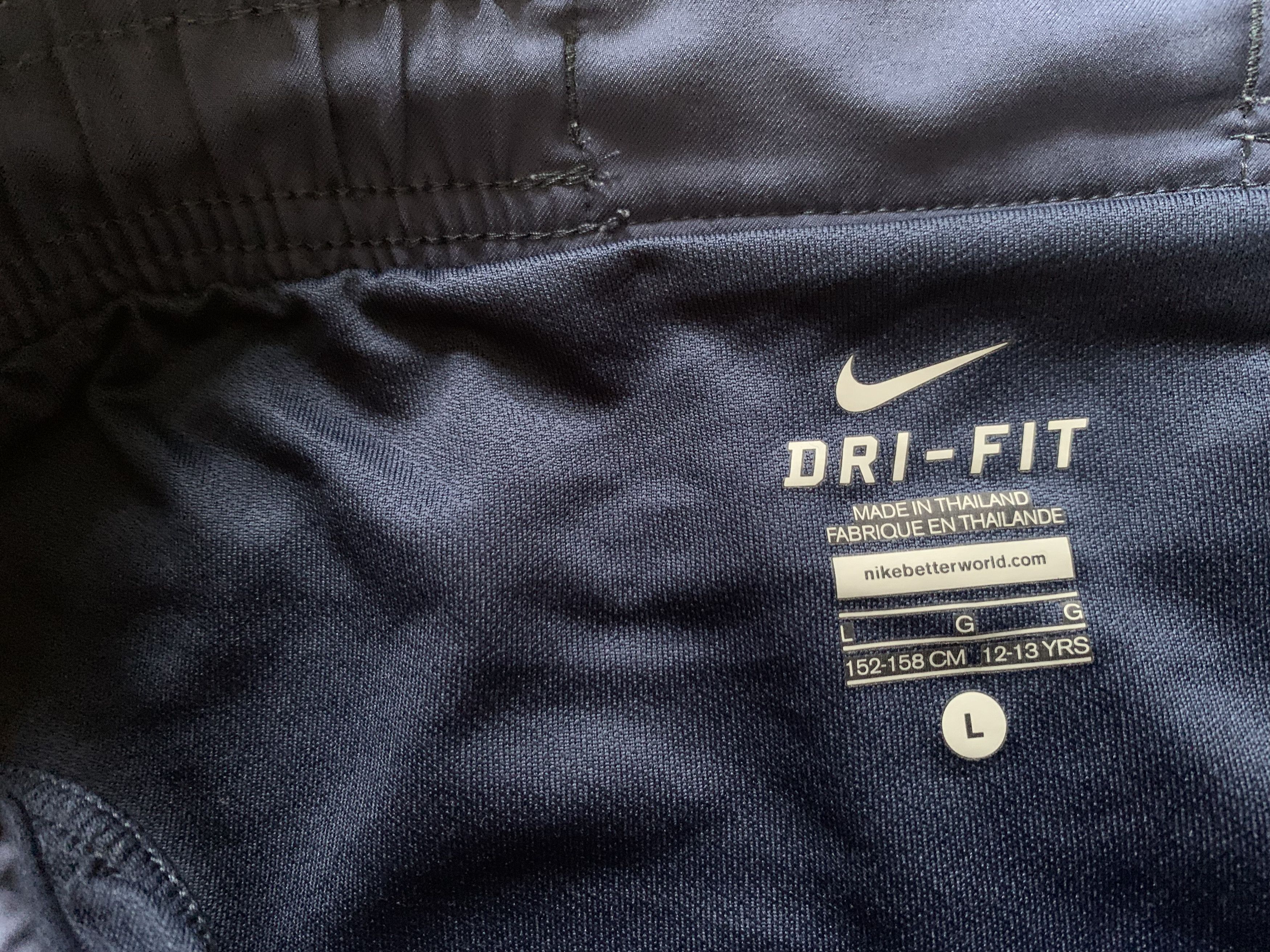 Nike × Vintage Nike Dri Fit FCB Junior Shorts Size L Size US 26 / EU 42 - 8 Thumbnail