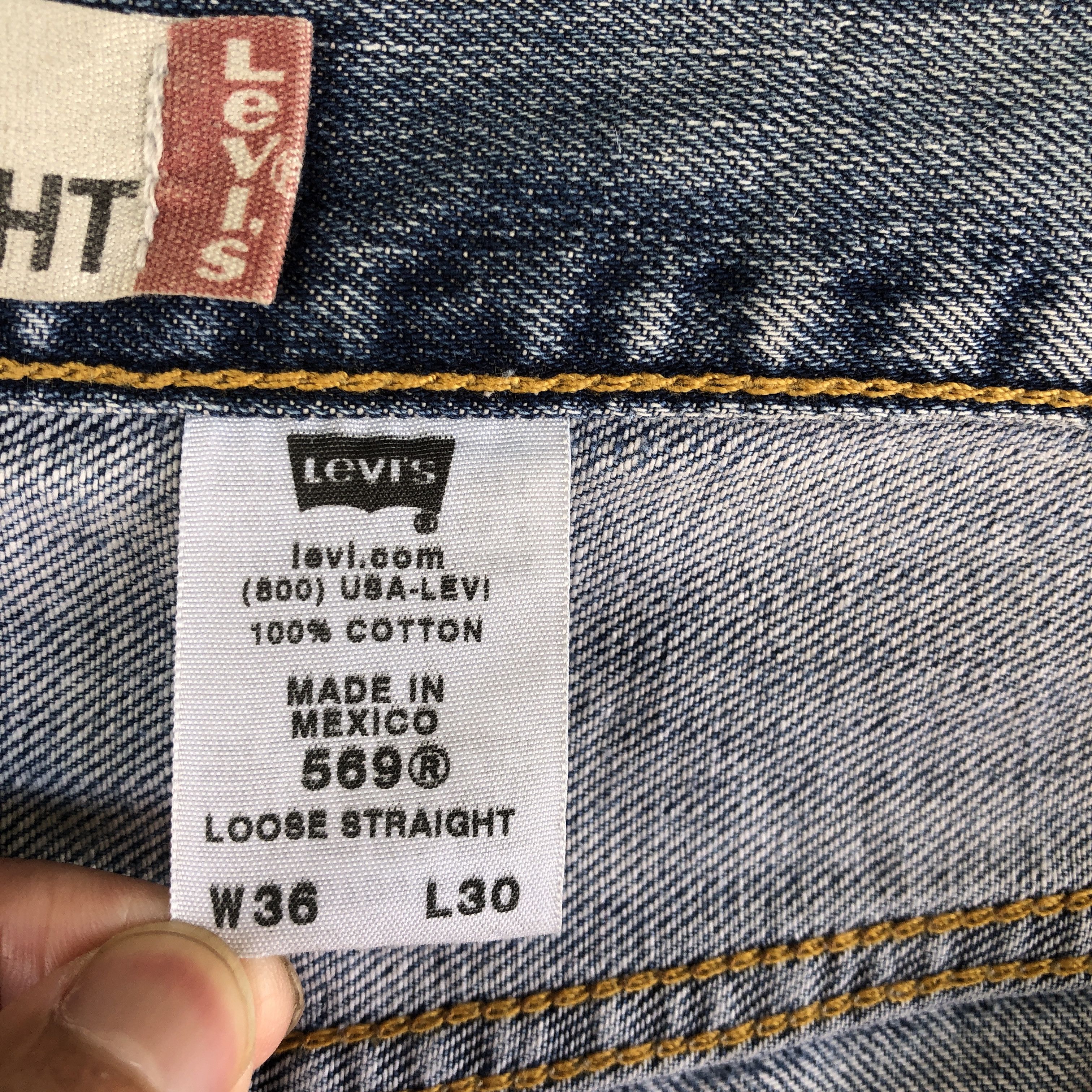 Levi's Vintage Levis Baggy Jeans Levi's 569 Faded Light Wash Denim Size US 36 / EU 52 - 6 Thumbnail