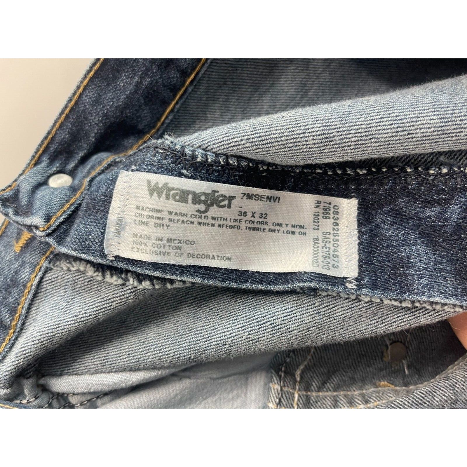 Wrangler VTG Y2K 90S WRANGLER BLUE FADE JEANS DENIM 36x32 Size US 36 / EU 52 - 7 Thumbnail