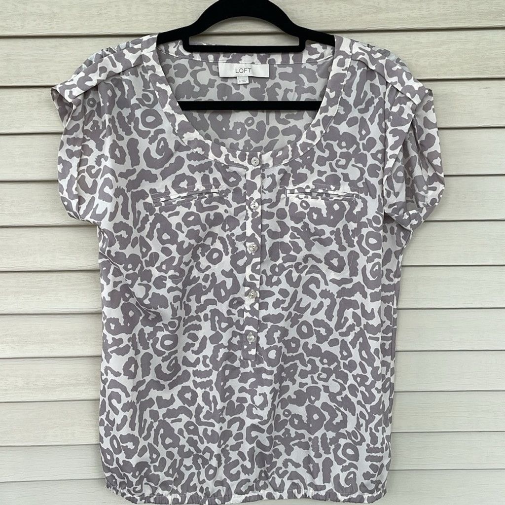 Loft Ann Taylor LOFT Animal Print Top Size S Size S / US 4 / IT 40 - 1 Thumbnail