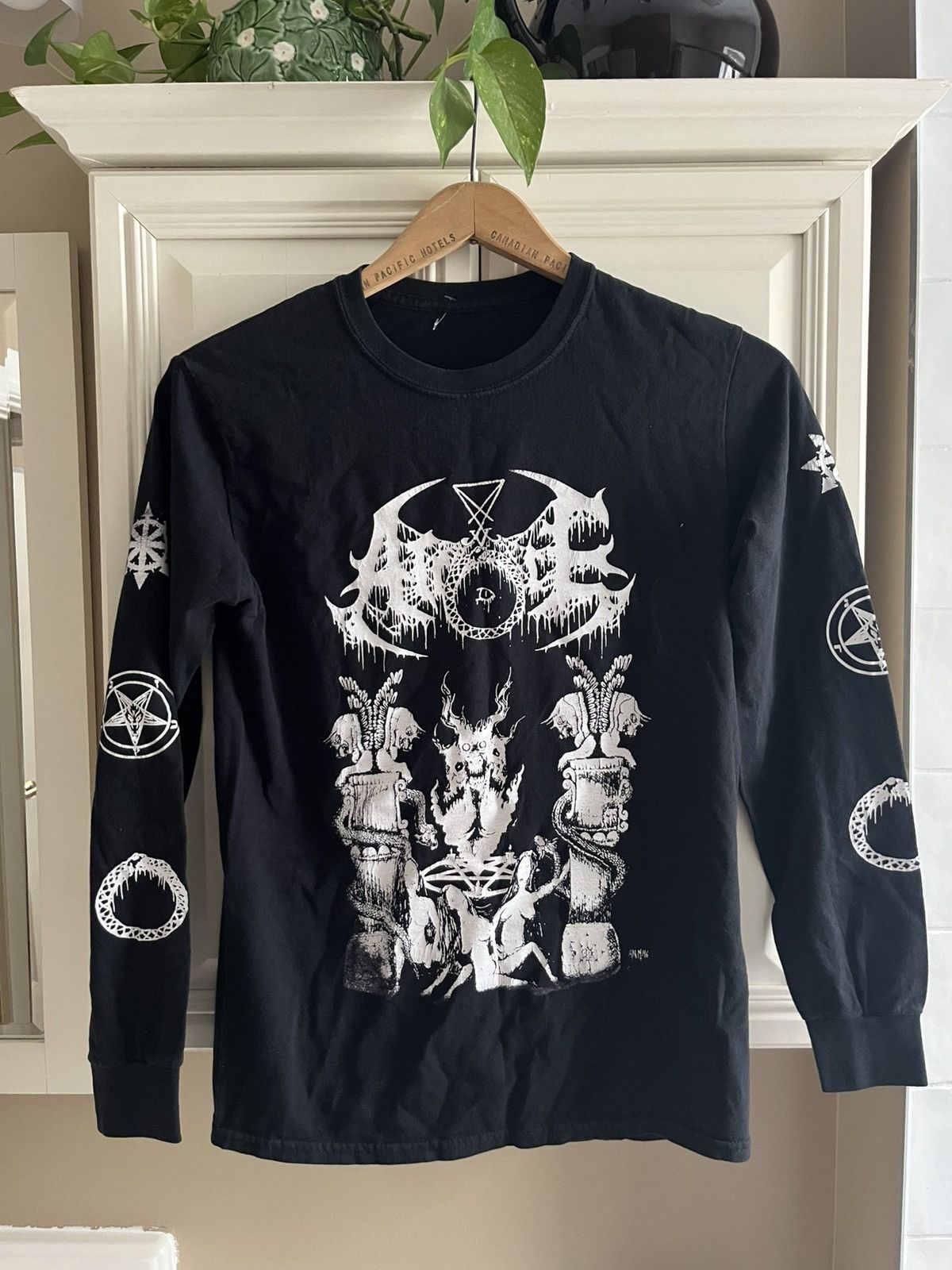 Band Tees Atroce Long Sleeve Metal Band Tee Shirt Size US M / EU 48-50 / 2 - 1 Thumbnail