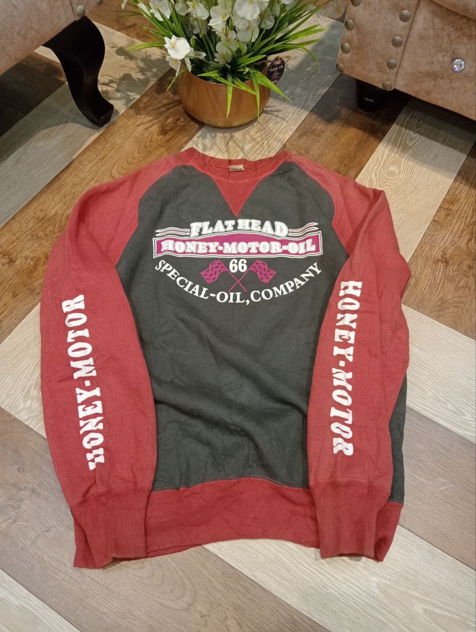 The Flat Head THE FLAT HEAD HONEY MOTOR OIL SWEATSHIRT - SIZE XL Size US XL / EU 56 / 4 - 7 Thumbnail