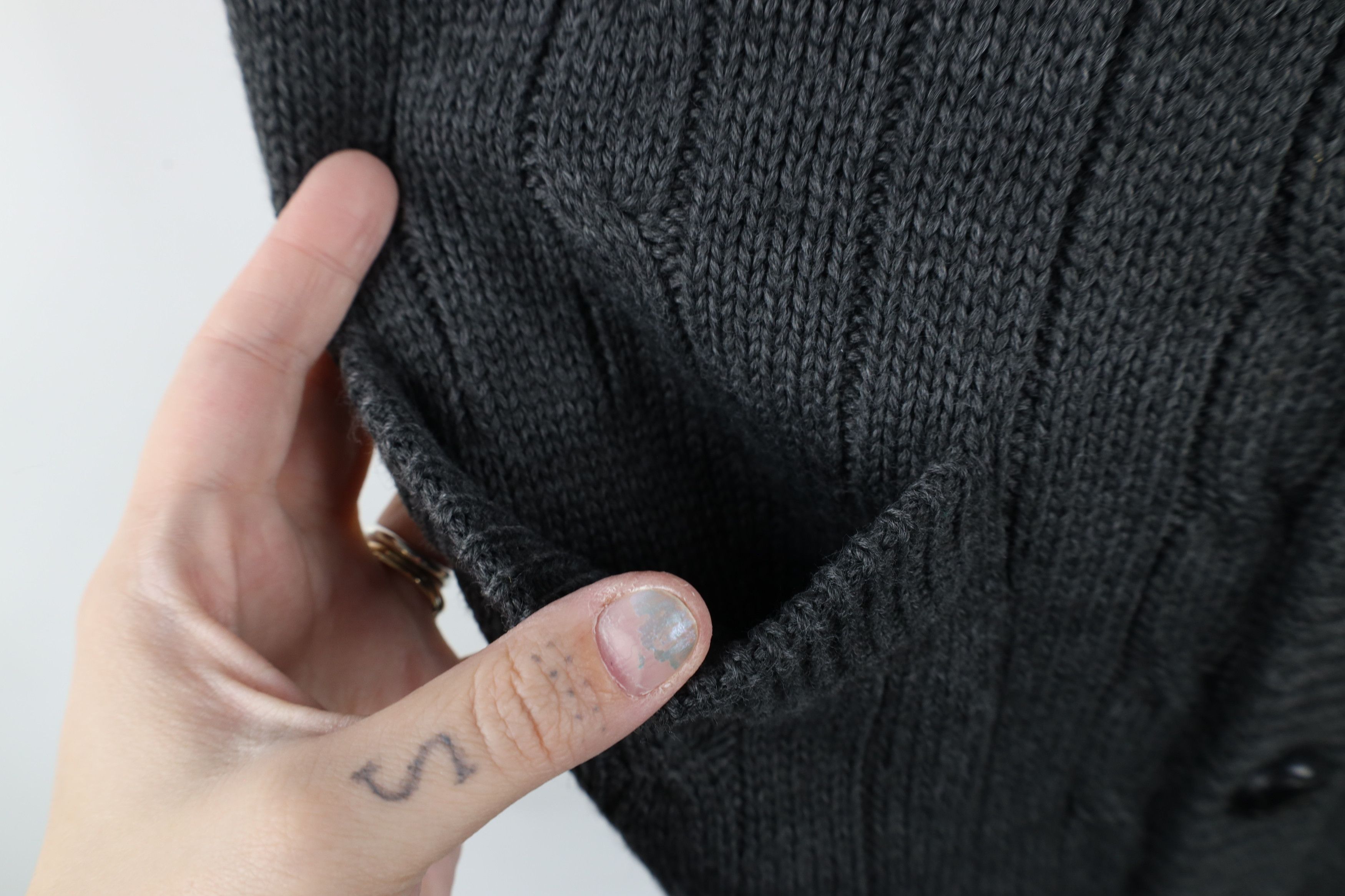 Vintage Vintage 90s Streetwear Cable Knit Cardigan Sweater Vest Gray Size US M / EU 48-50 / 2 - 6 Thumbnail