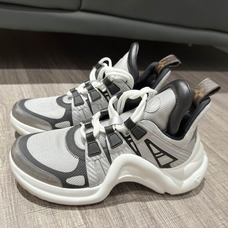 Louis Vuitton Louis Vuitton Archlight Leather Sneakers for Women 0079 Size US 7 / IT 37 - 1 Thumbnail