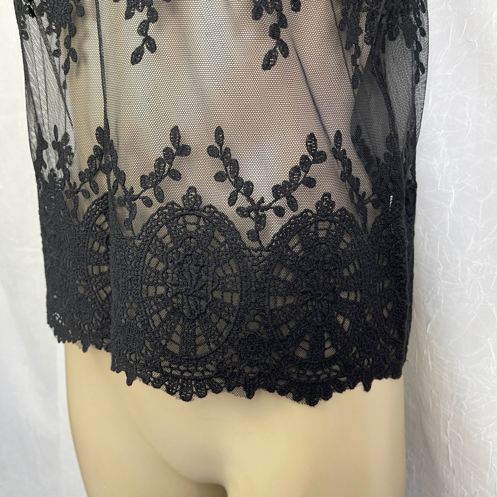 Forever 21 Black Sheer Mesh Lace T Shirt Scalloped Hem Forever 21 Small Size S / US 4 / IT 40 - 4 Thumbnail
