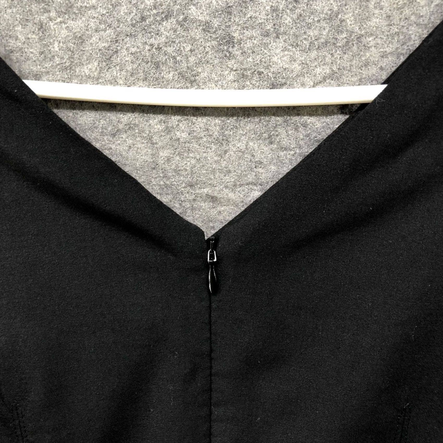 Banana Republic Banana Republic Wool Stretch Sheath Dress Size 4P Black Short Sleeve V-Neck Midi Dress Women Workwear Formal Professional Size 27" / US 4 / IT 40 - 3 Thumbnail