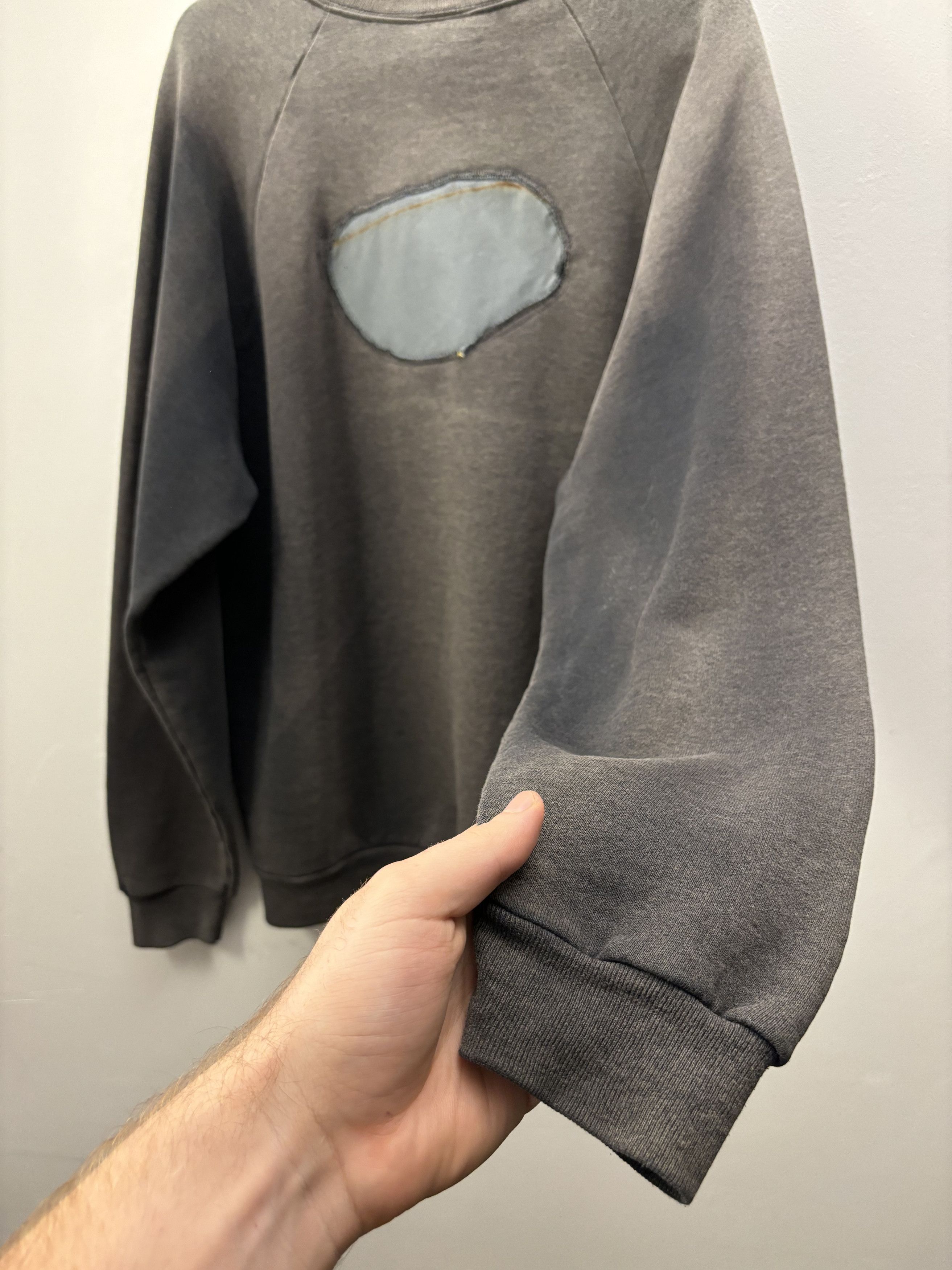 Vintage Vintage Faded Repaired Screen Stars Sweatshirt Size US L / EU 52-54 / 3 - 11 Thumbnail