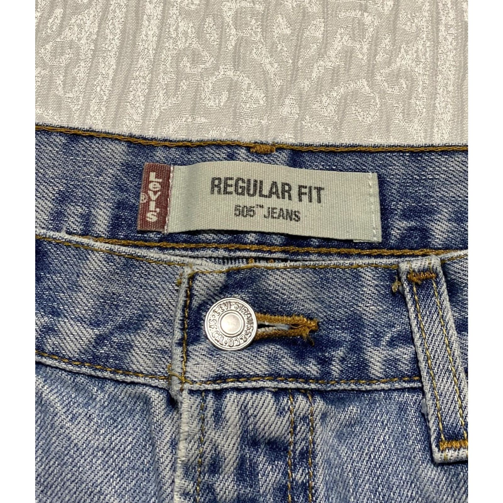 Levi's VINTAGE Levi's 505 Jeans Mens 34x32 Light Wash Blue Regular Fit Straight Leg Denim 5-Pocket Size US 34 / EU 50 - 7 Thumbnail