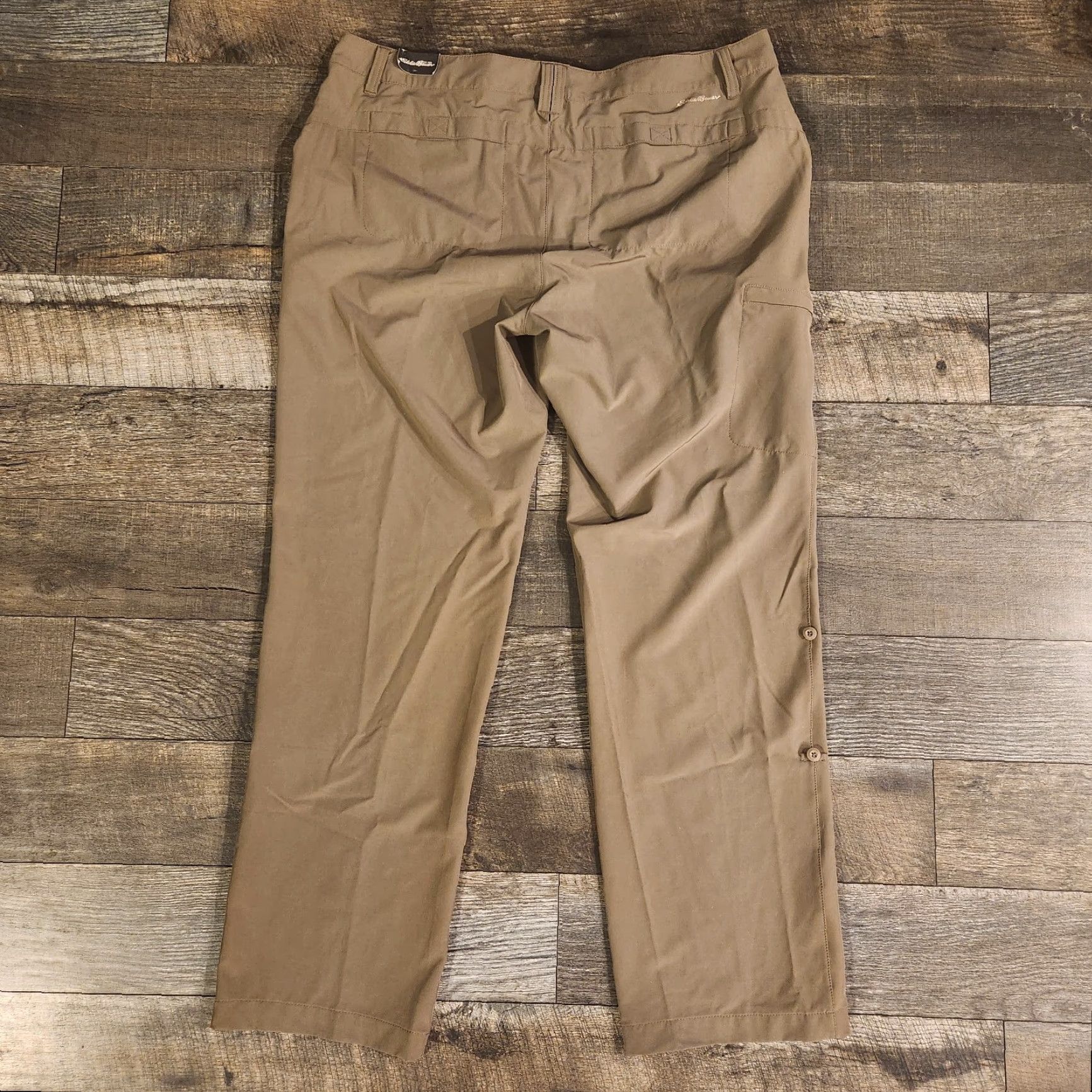 Eddie Bauer VINTAGE? No. Eddie Bauer Women Pants 18 Khaki Travex 0663 Adventure Roll Up Cargo Outdoor Pants Size 40" / US 18 - 7 Thumbnail