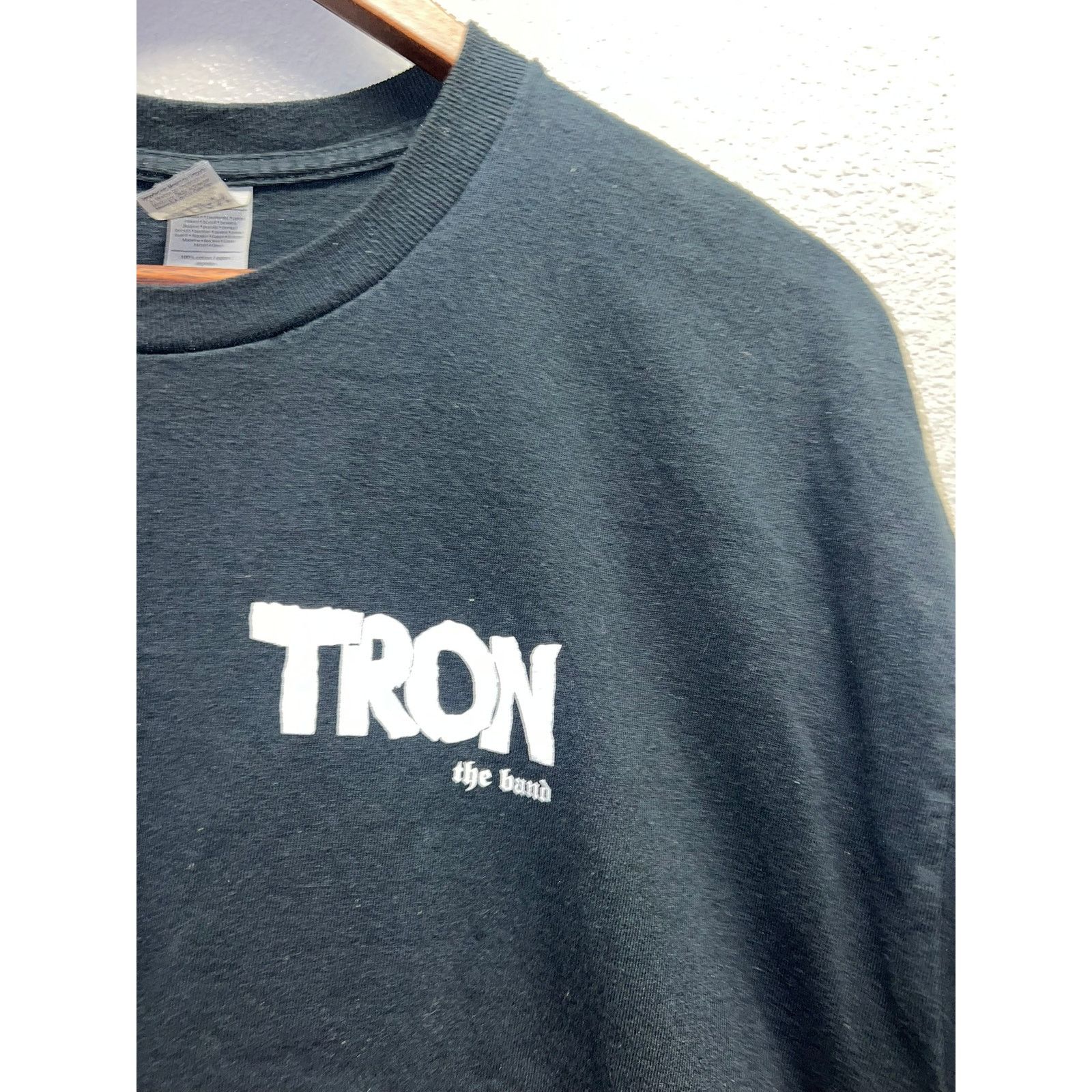 Gildan Tron The Band Shirt Band Tour Concert Black Graphic Tee XL Size US XL / EU 56 / 4 - 3 Thumbnail