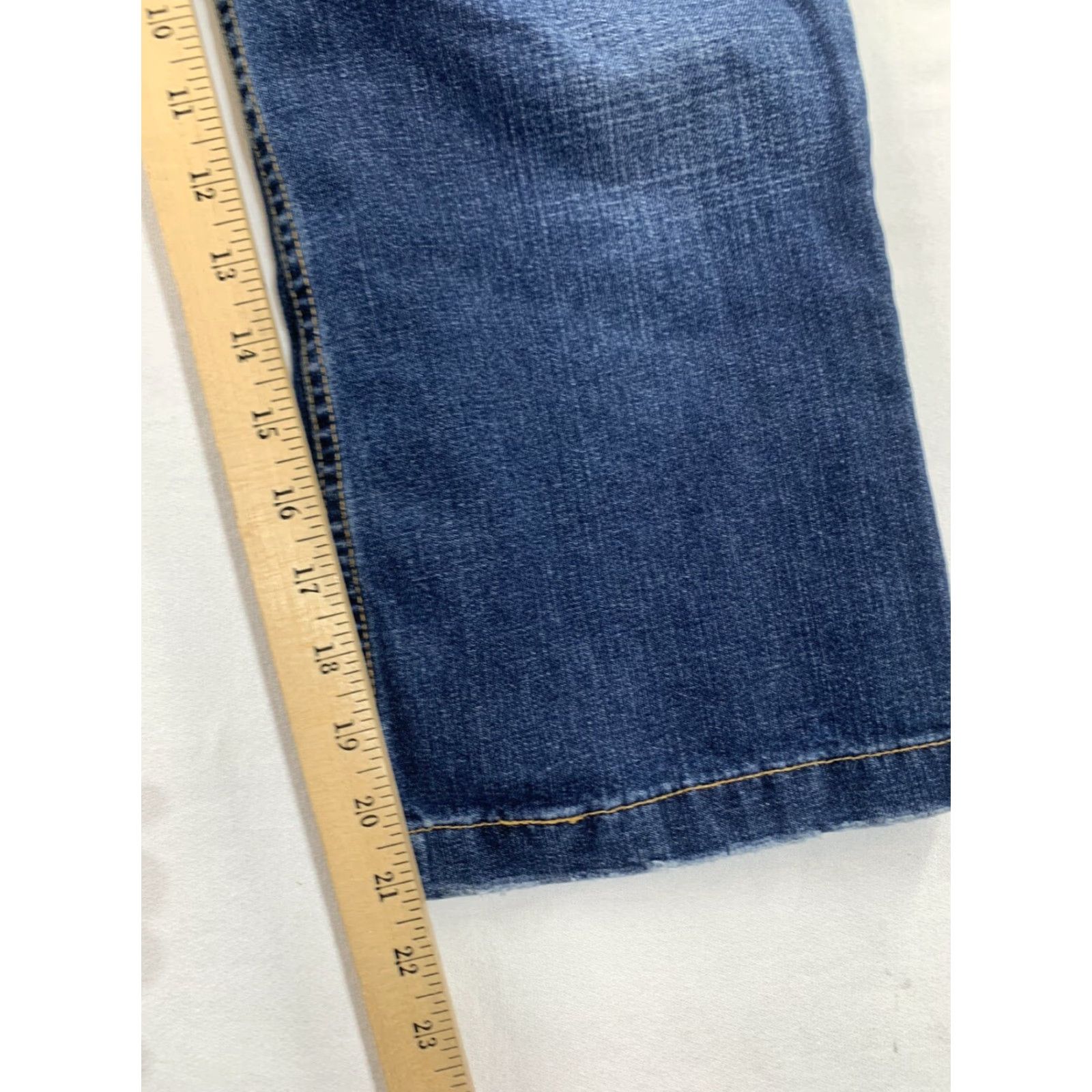 Levi's VTG Levi's 502 Capri Jeans Shirt (Juniors) Women 9 Blue 31in Inseam 21in Mid Rise Straight Leg Button Fly Capris Size 30" / US 8 / IT 44 - 6 Thumbnail